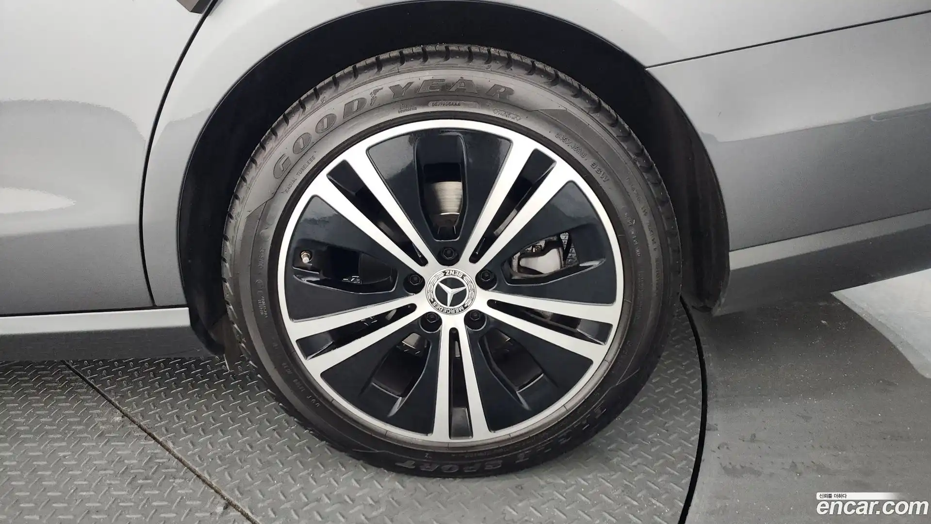 E-Class Mercedes-Benz 2020.3-OUTER-031