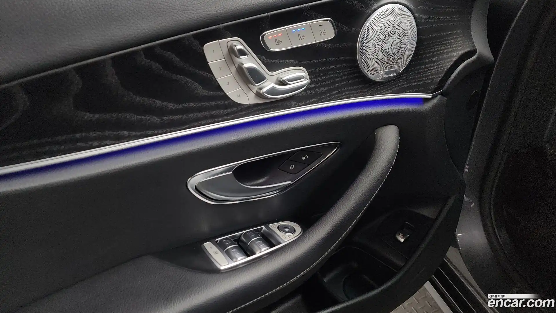E-Class Mercedes-Benz 2020.3-OPTION-042