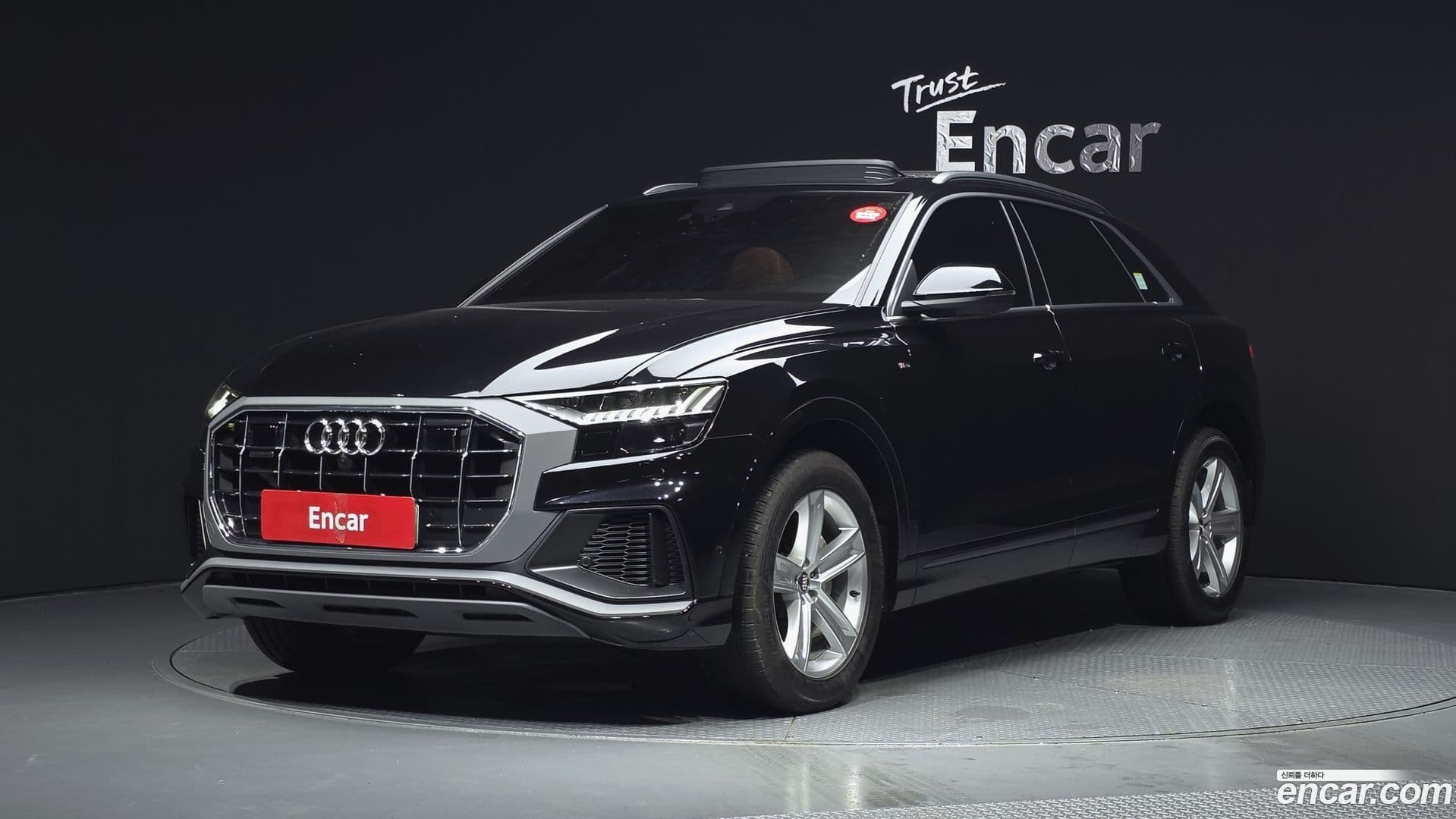Main__Slider__Photo:Q8 Audi 2021.6-0