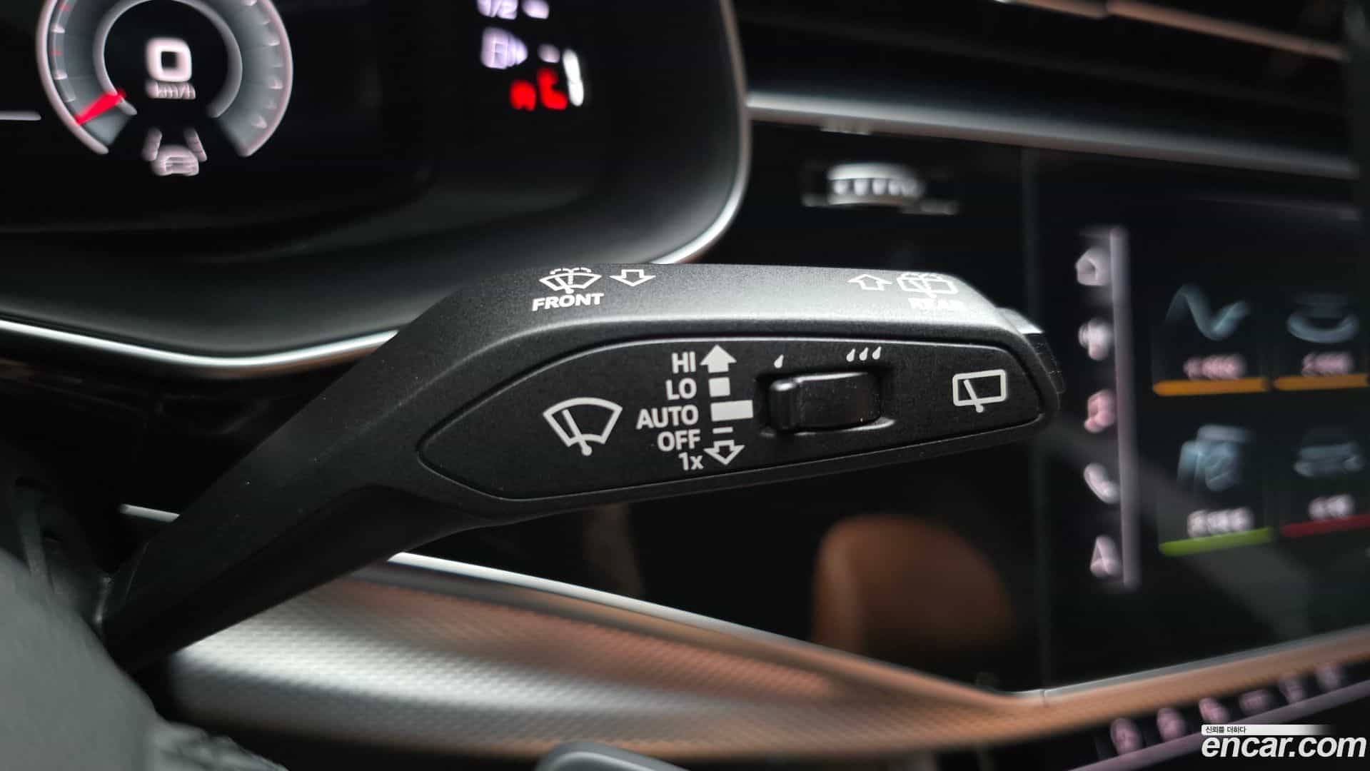 Q8 Audi 2021.6-OPTION-049