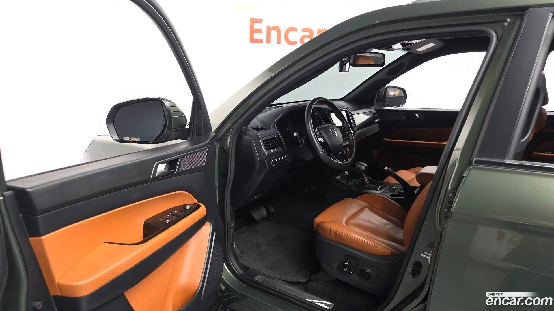 Rexton KG Mobility 2022.8-INNER-010