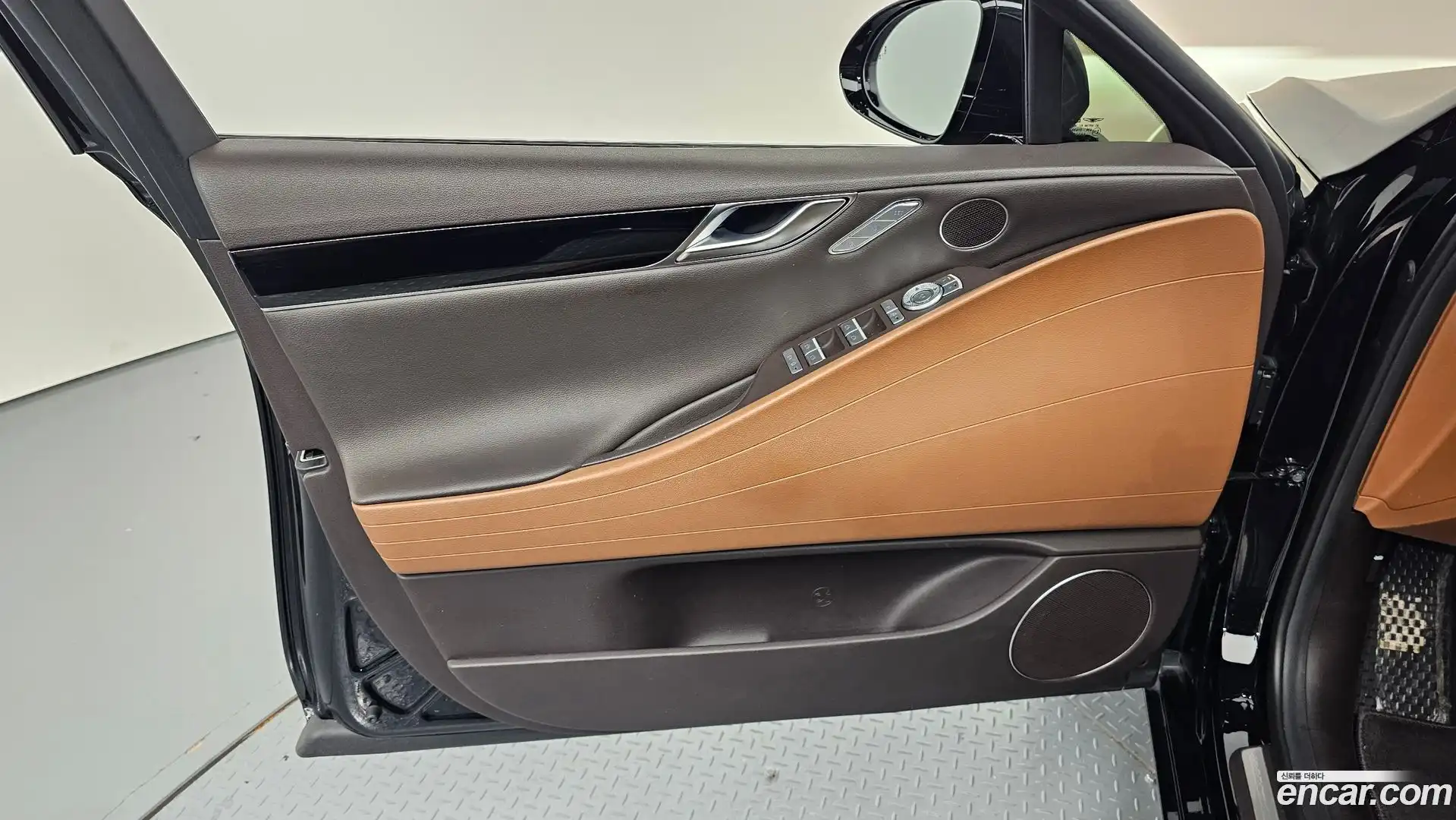 G80 Genesis 2020.3-INNER-034
