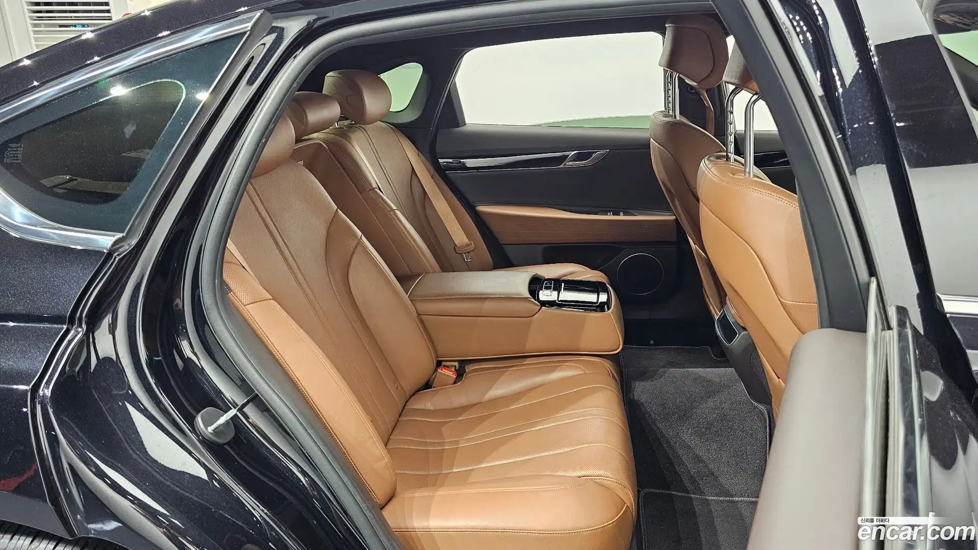 G80 Genesis 2020.3-INNER-036