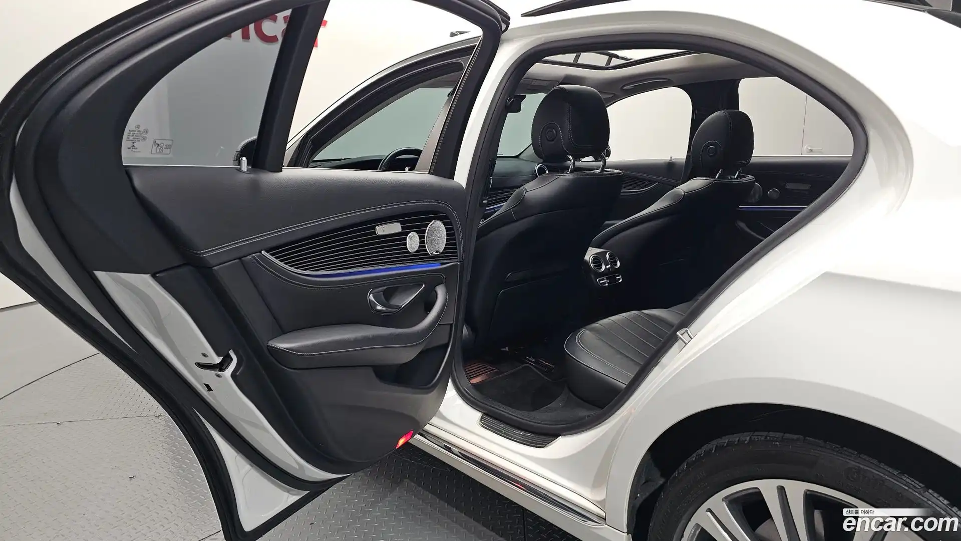E-Class Mercedes-Benz 2017.5-OPTION-016