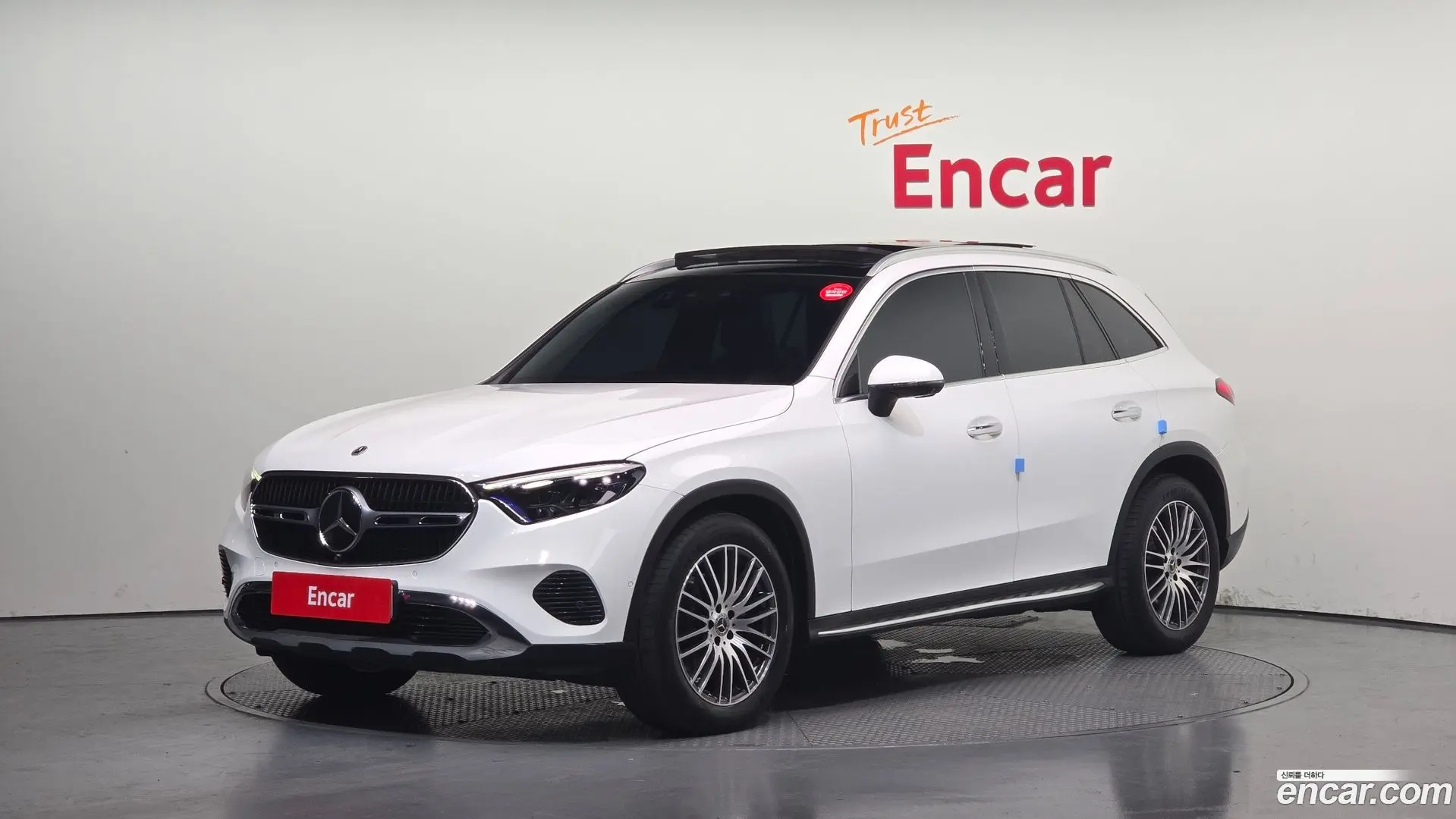 Main__Slider__Photo:GLC-Class Mercedes-Benz 2023.7-0