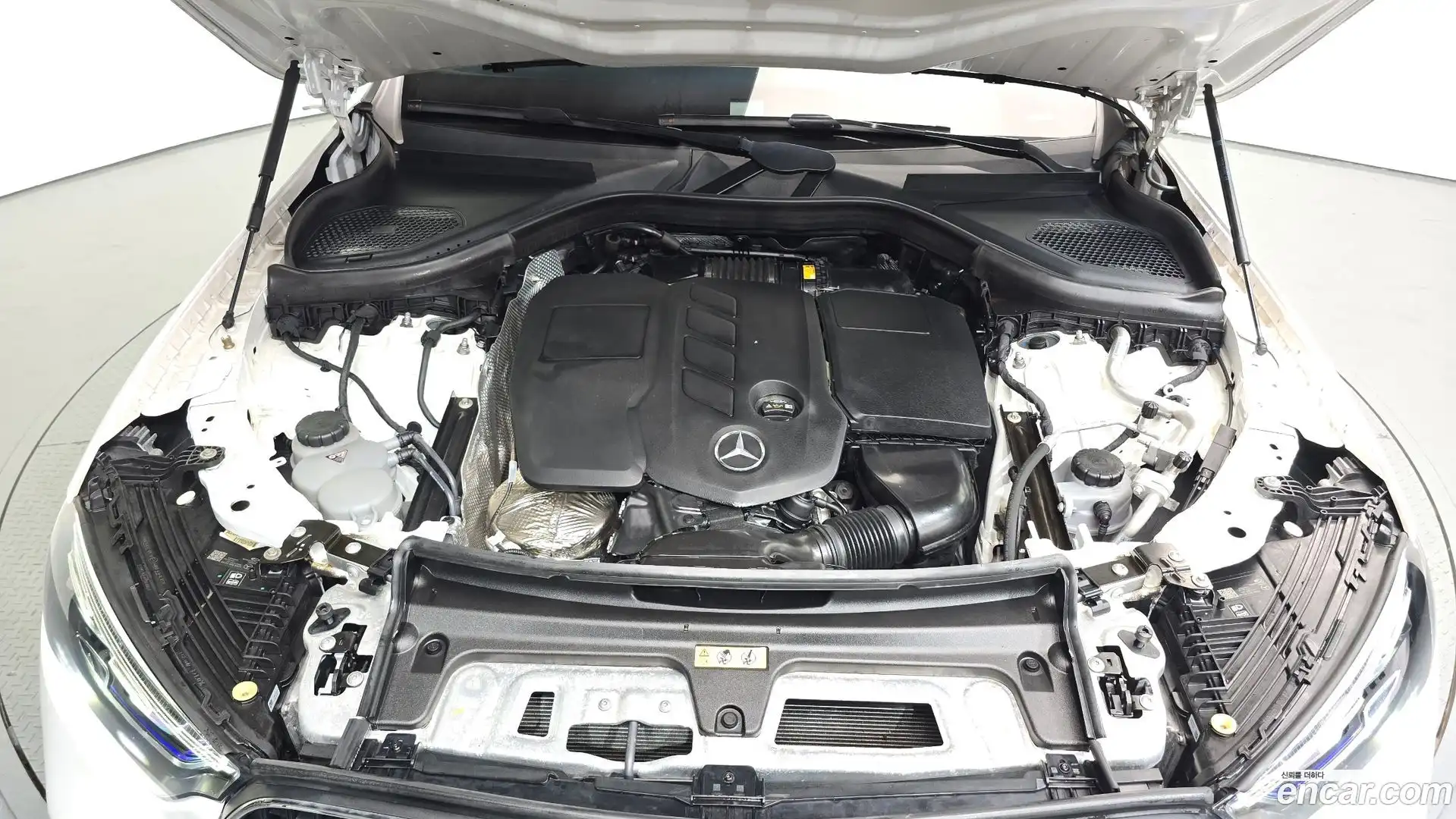 GLC-Class Mercedes-Benz 2023.7-OUTER-006
