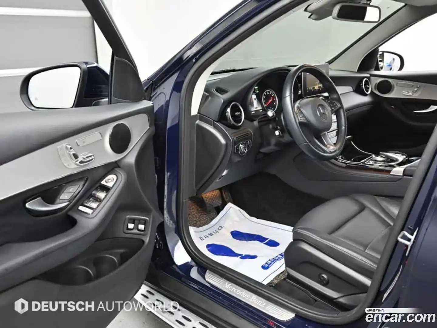 GLC-Class Mercedes-Benz 2018.10-OPTION-015