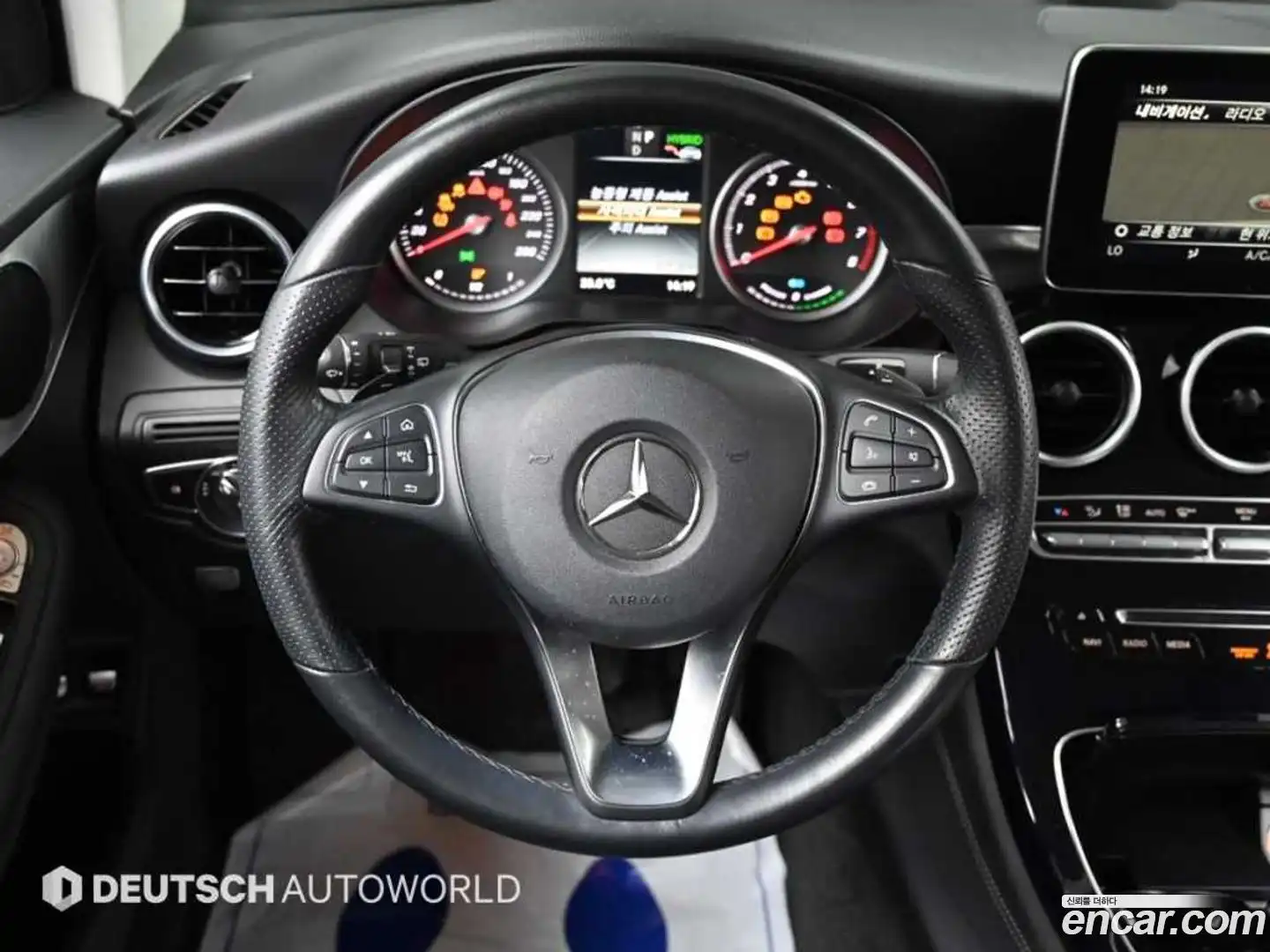 GLC-Class Mercedes-Benz 2018.10-OPTION-017