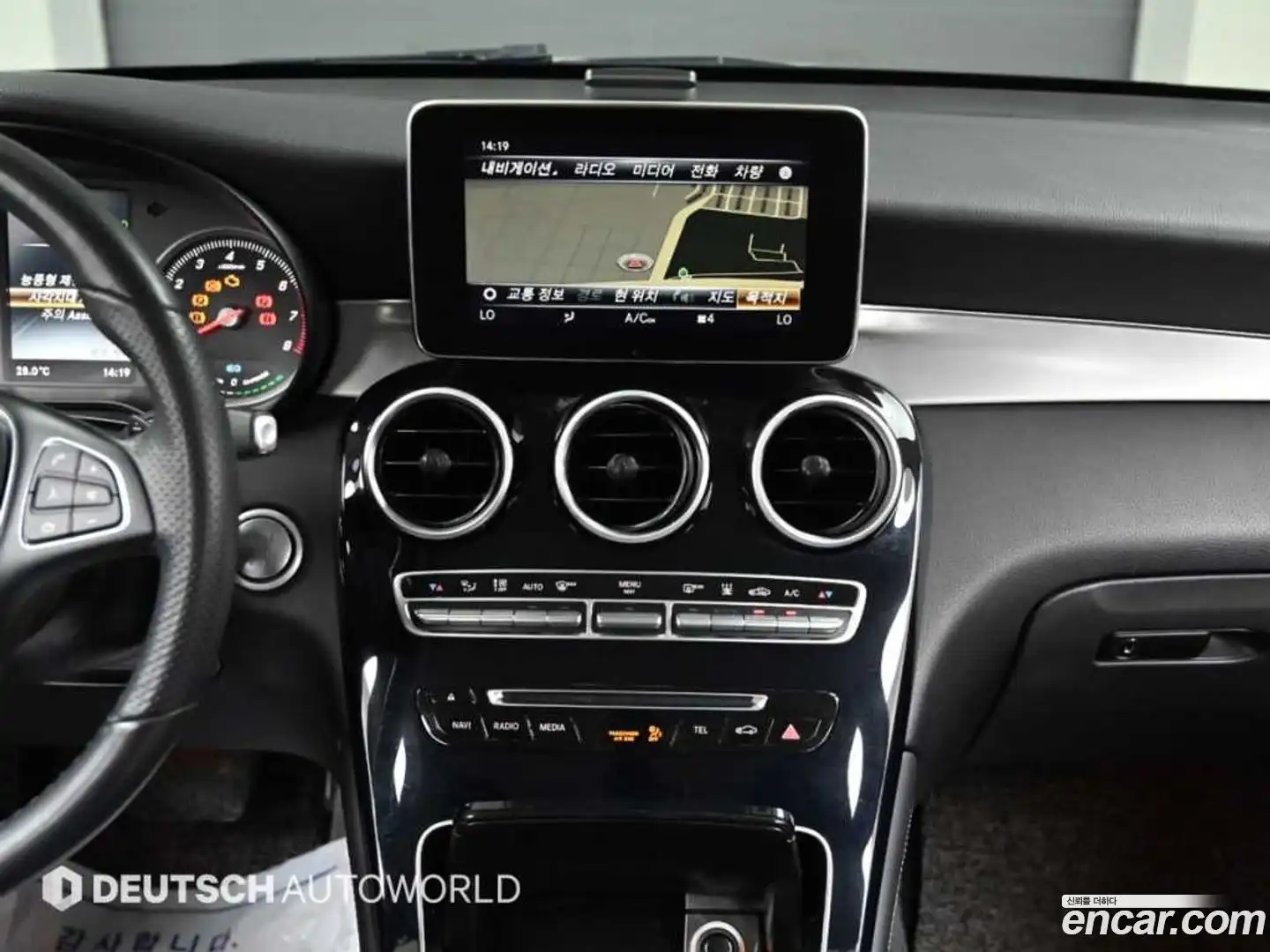 GLC-Class Mercedes-Benz 2018.10-OPTION-018