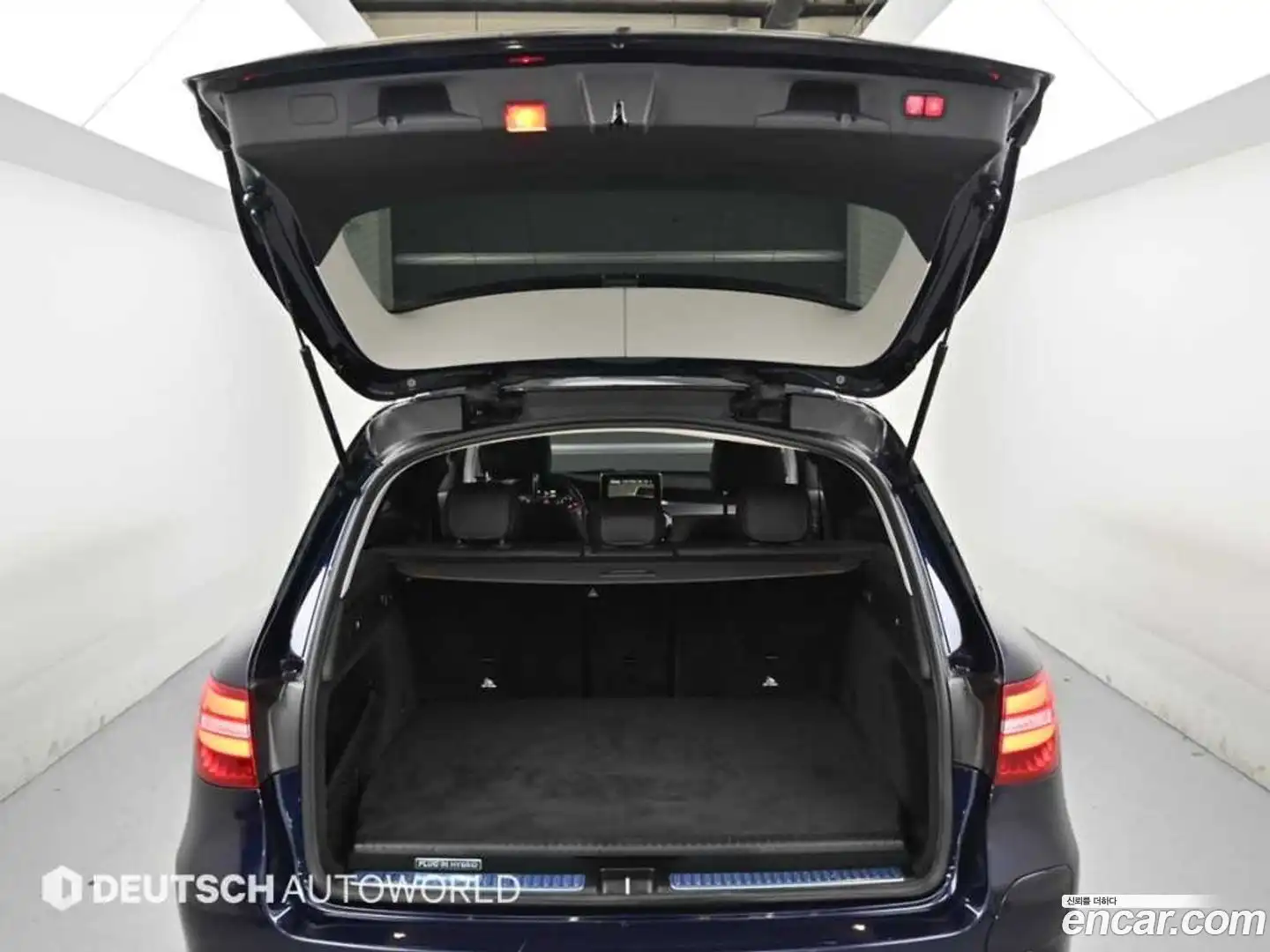 GLC-Class Mercedes-Benz 2018.10-OPTION-023