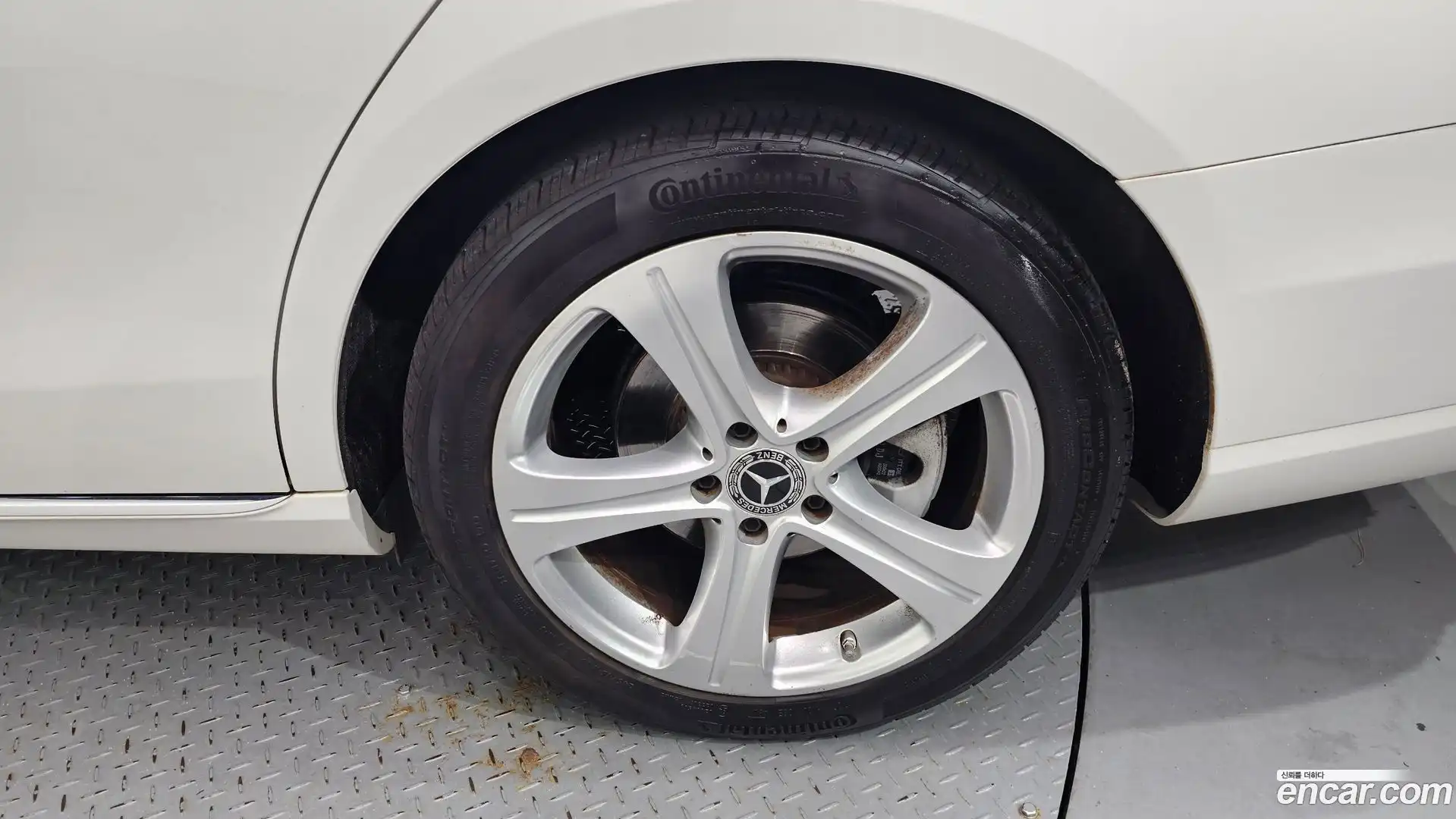 E-Class Mercedes-Benz 2018.2-OUTER-031