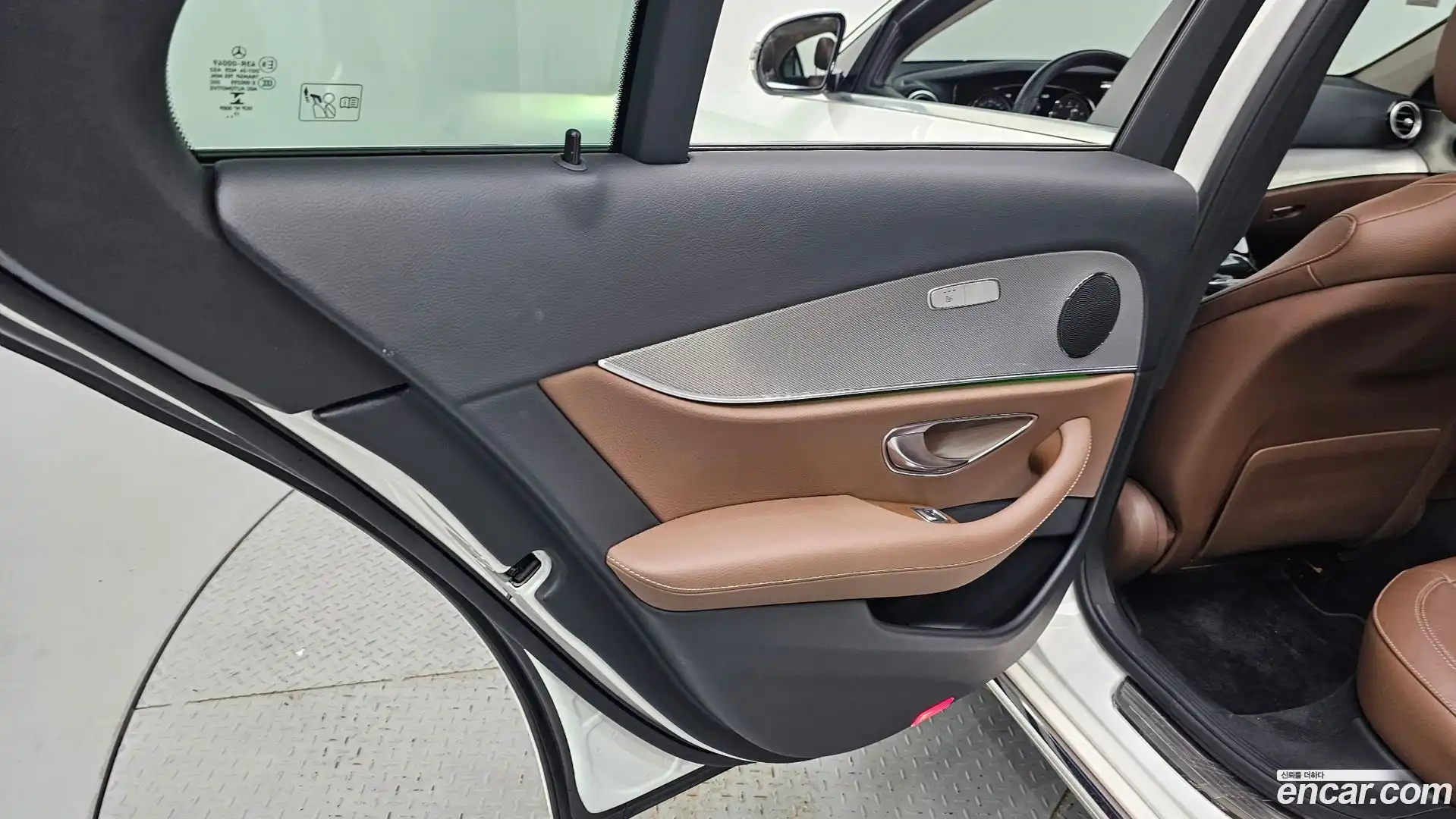 E-Class Mercedes-Benz 2018.2-INNER-035