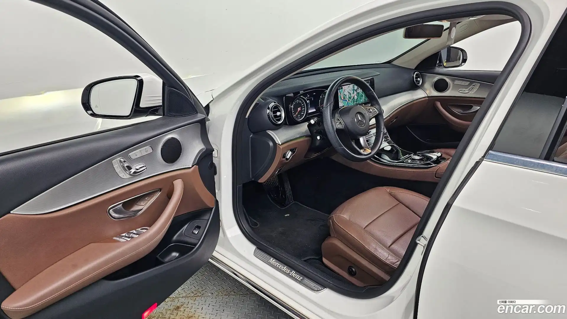 E-Class Mercedes-Benz 2018.2-INNER-036