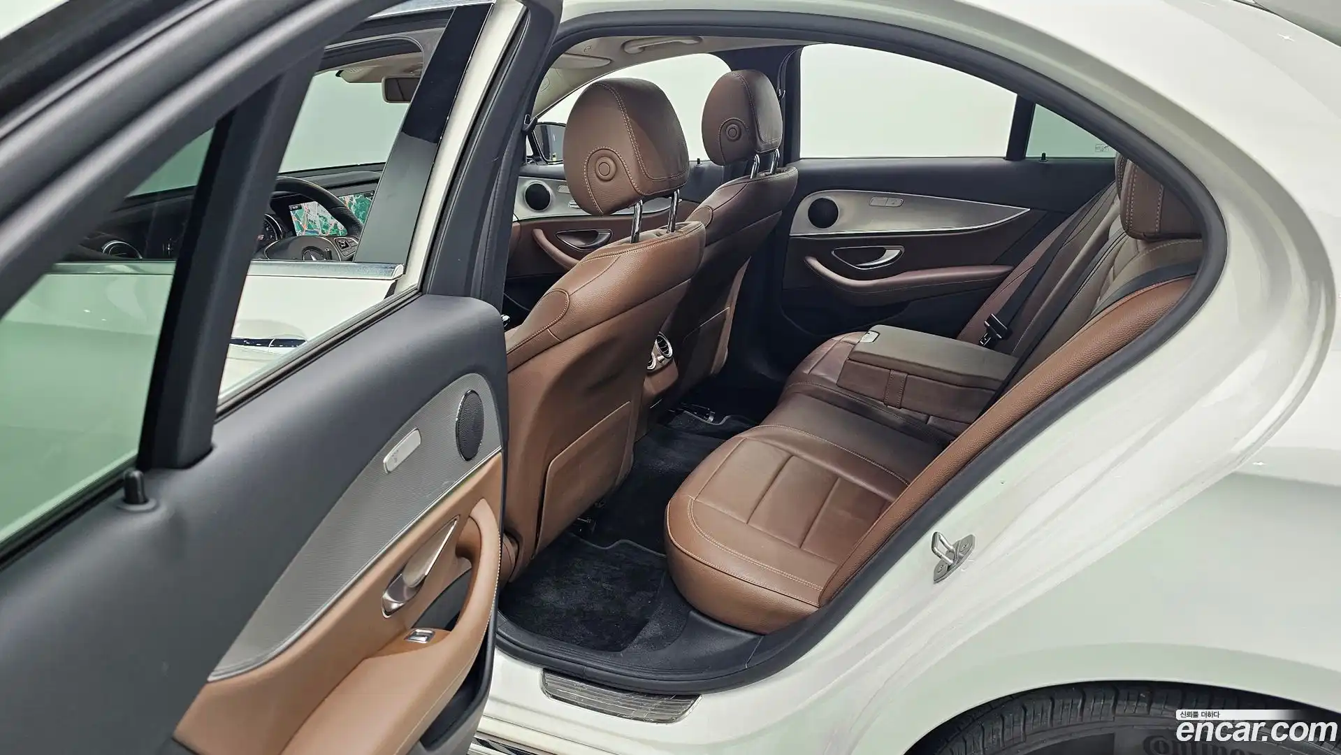 E-Class Mercedes-Benz 2018.2-OPTION-043