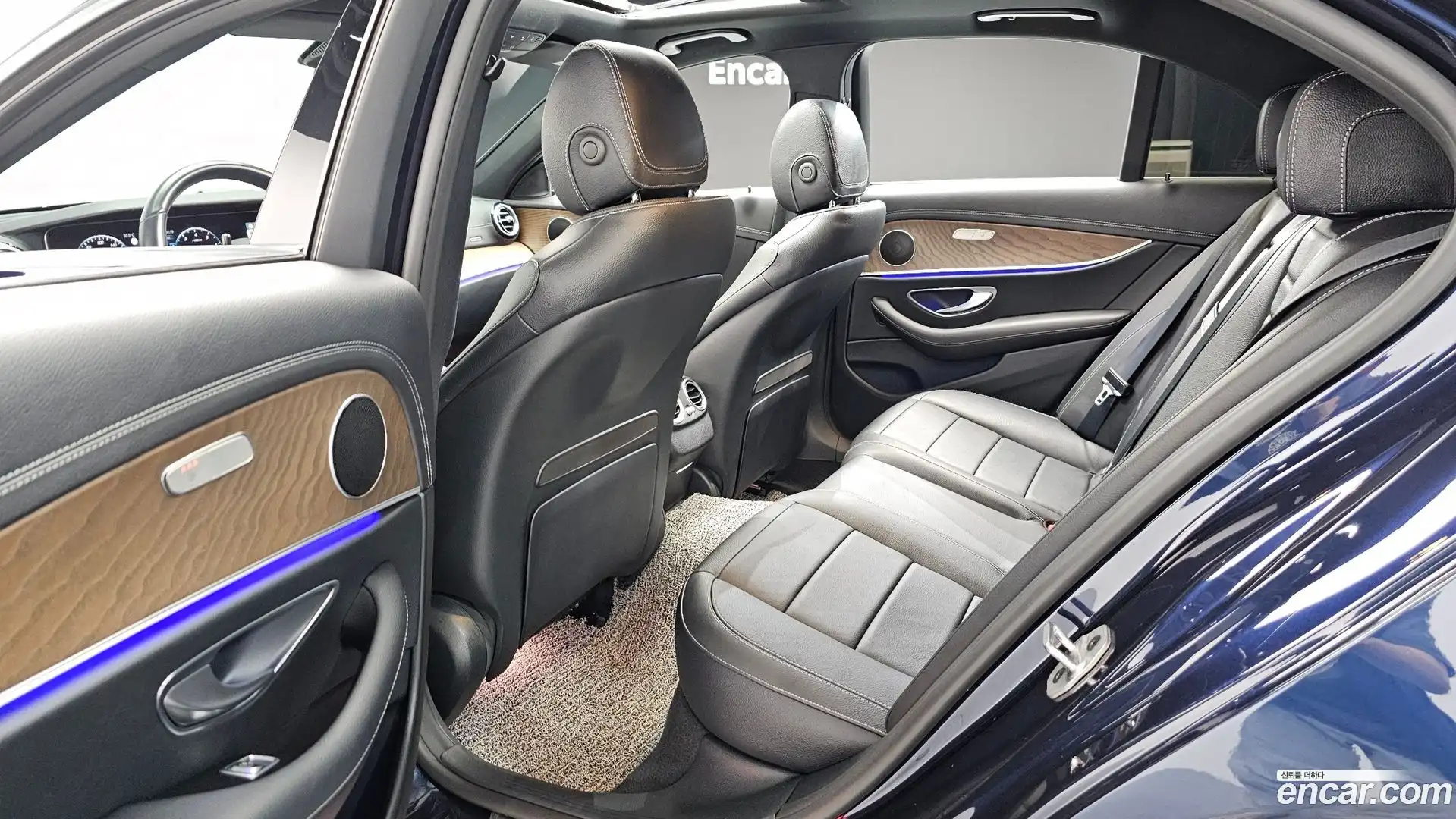 E-Class Mercedes-Benz 2022.11-OPTION-015