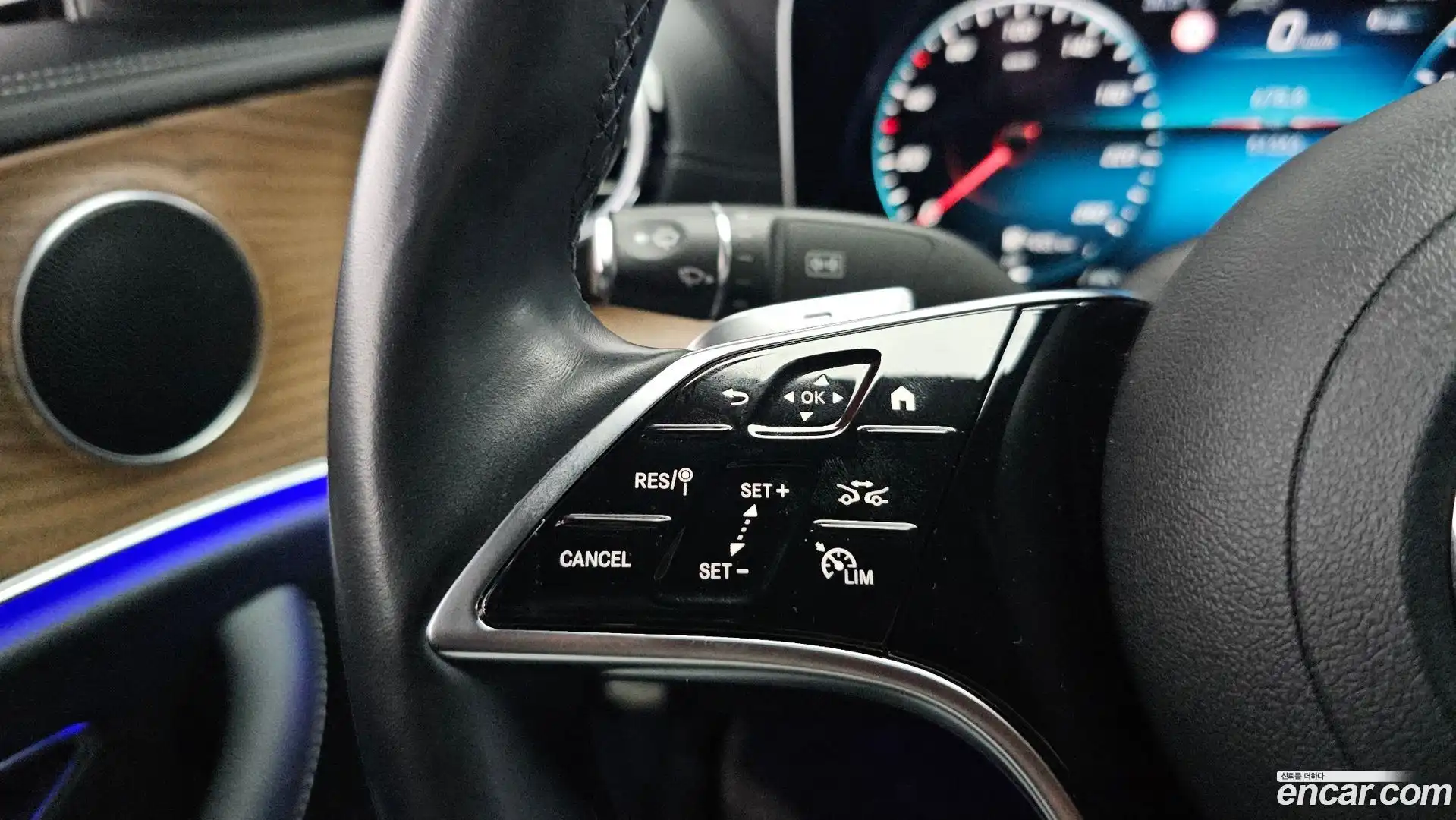 E-Class Mercedes-Benz 2022.11-OPTION-020