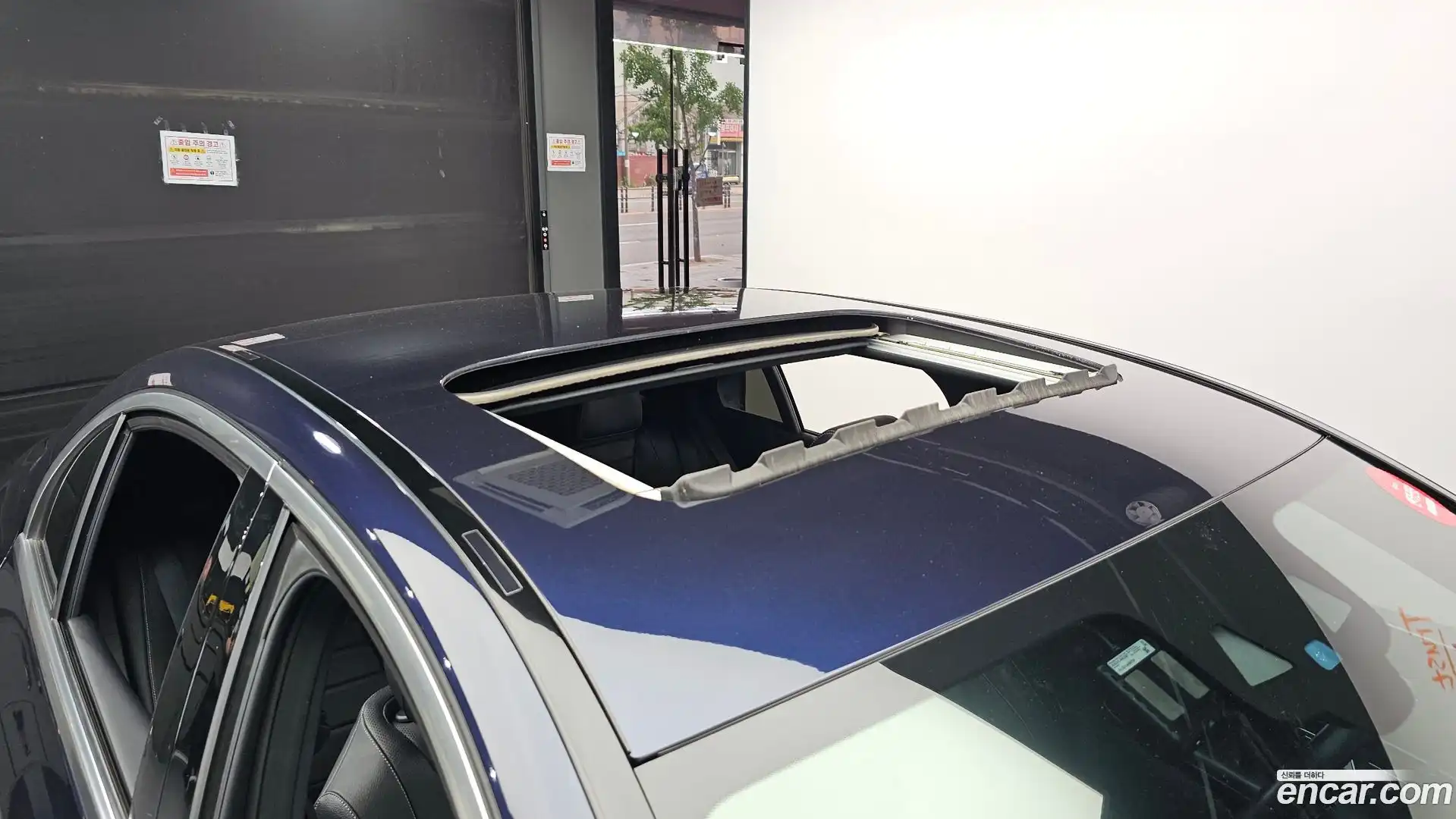 E-Class Mercedes-Benz 2022.11-OPTION-022