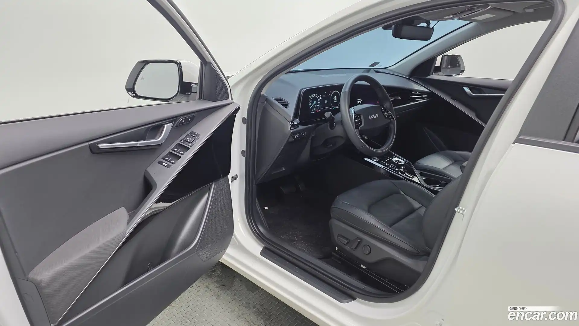 Niro Kia 2023.3-INNER-010