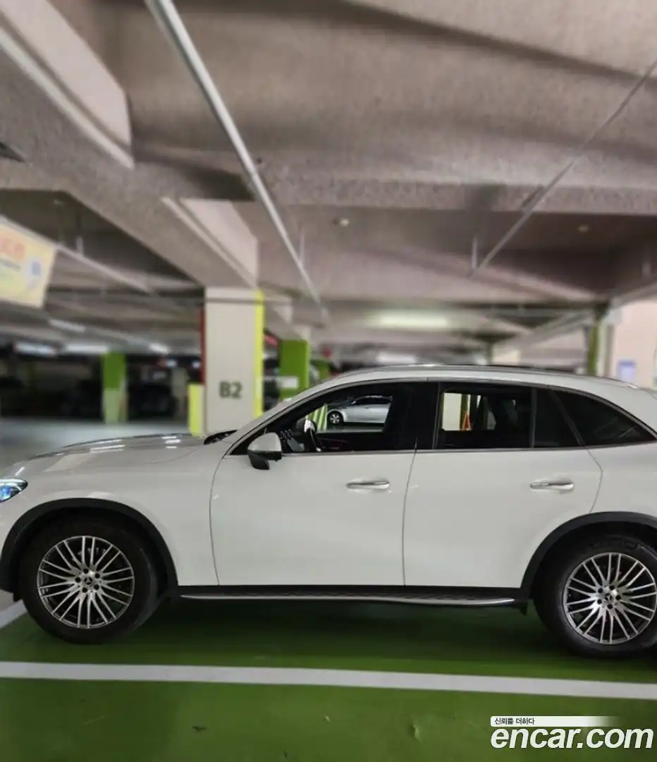 GLC-Class Mercedes-Benz 2023.11-OUTER-003