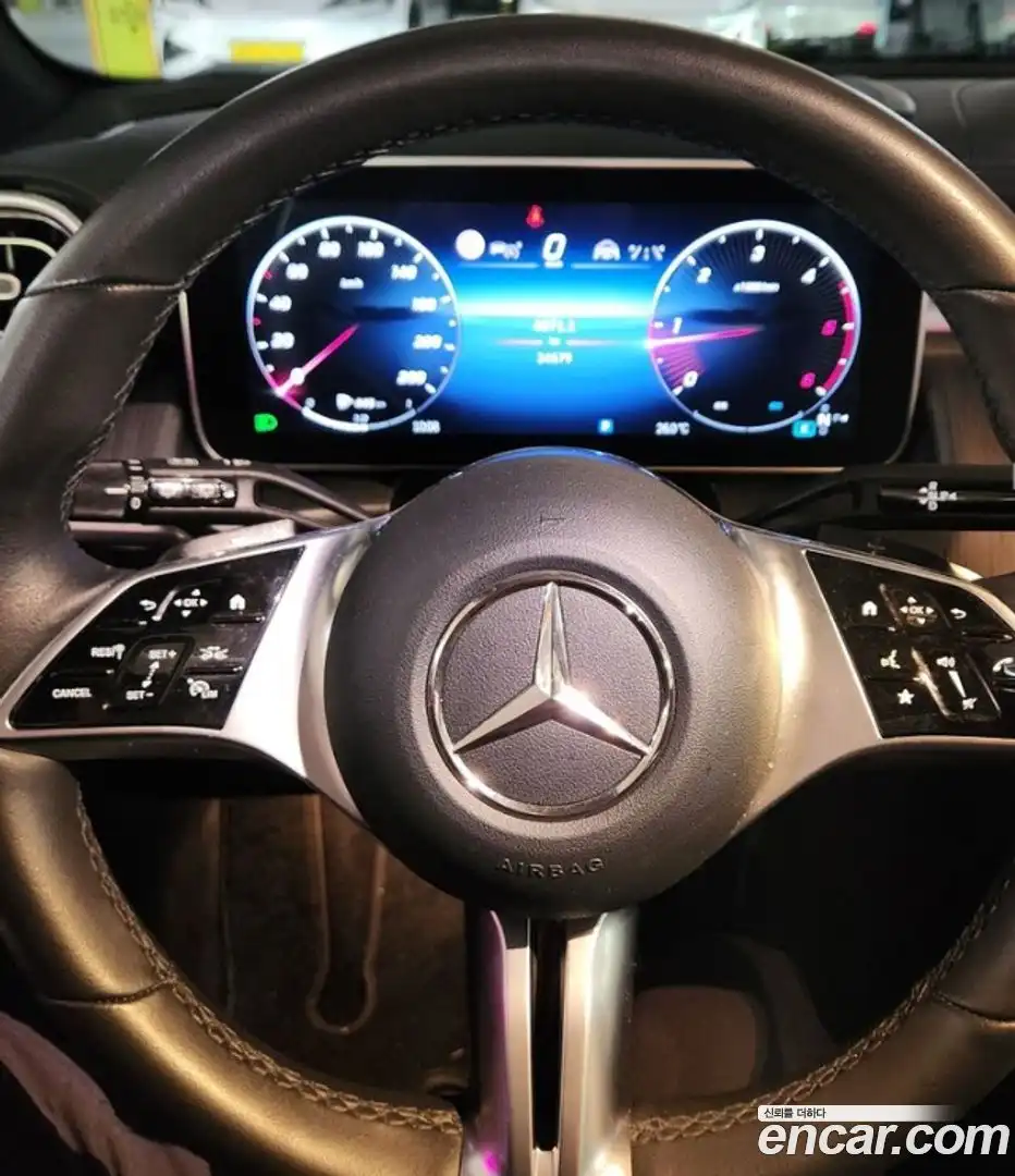 GLC-Class Mercedes-Benz 2023.11-INNER-007