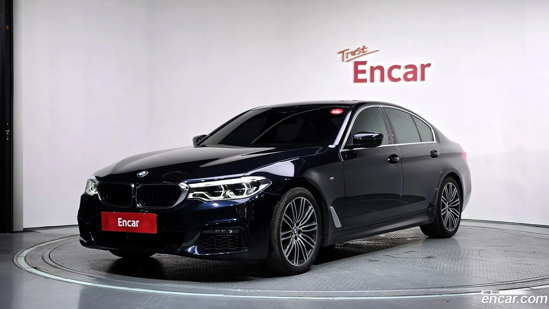 Main__Slider__Photo:5-Series BMW 2019.4-0