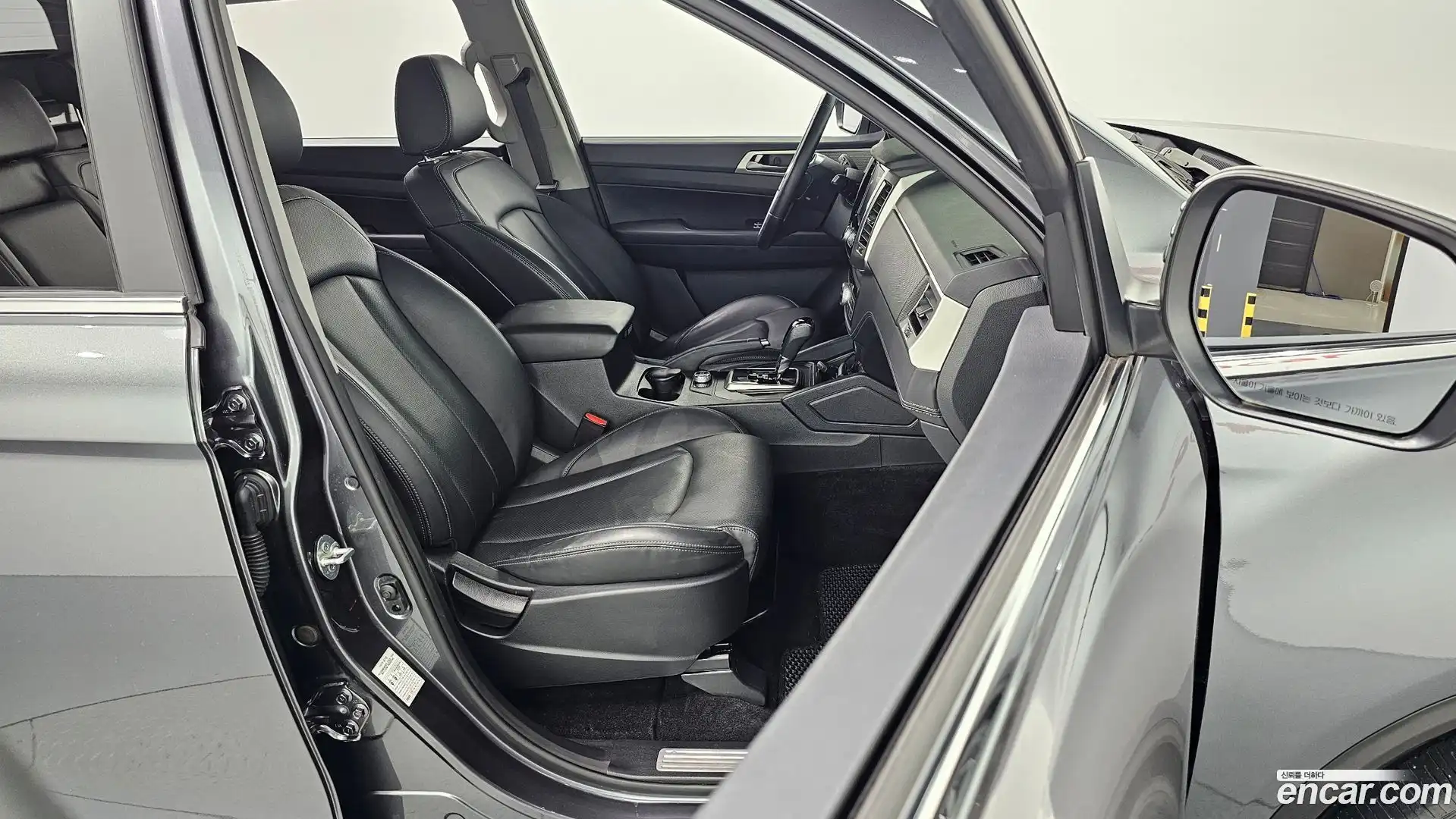 Rexton KG Mobility 2018.7-INNER-010