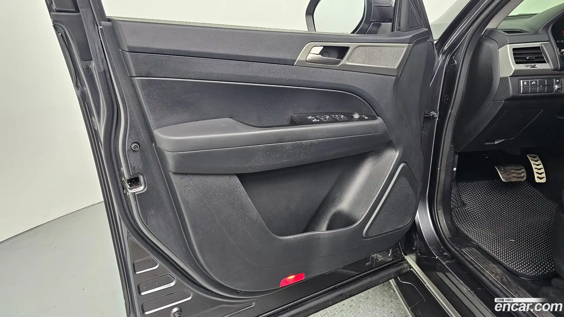 Rexton KG Mobility 2018.7-INNER-034