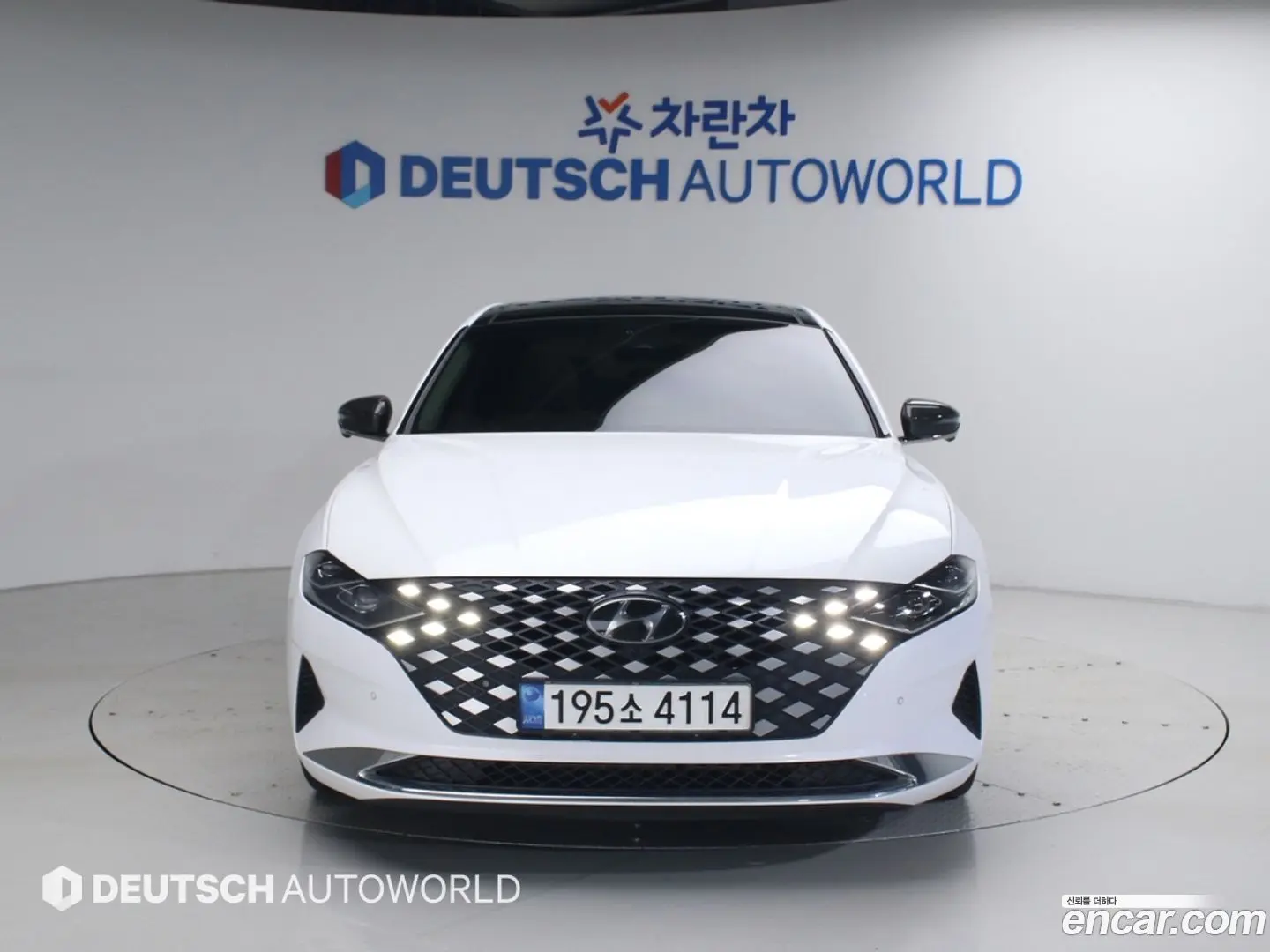 Main__Slider__Photo:Grandeur Hyundai 2022.8-0