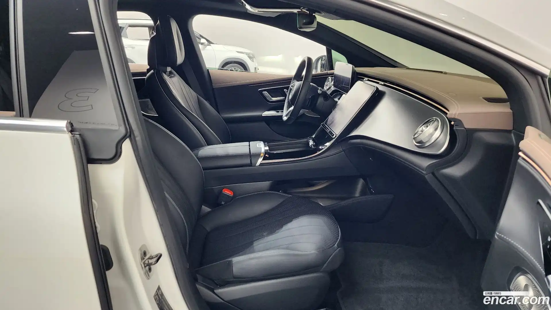 EQE Mercedes-Benz 2023.5-INNER-036