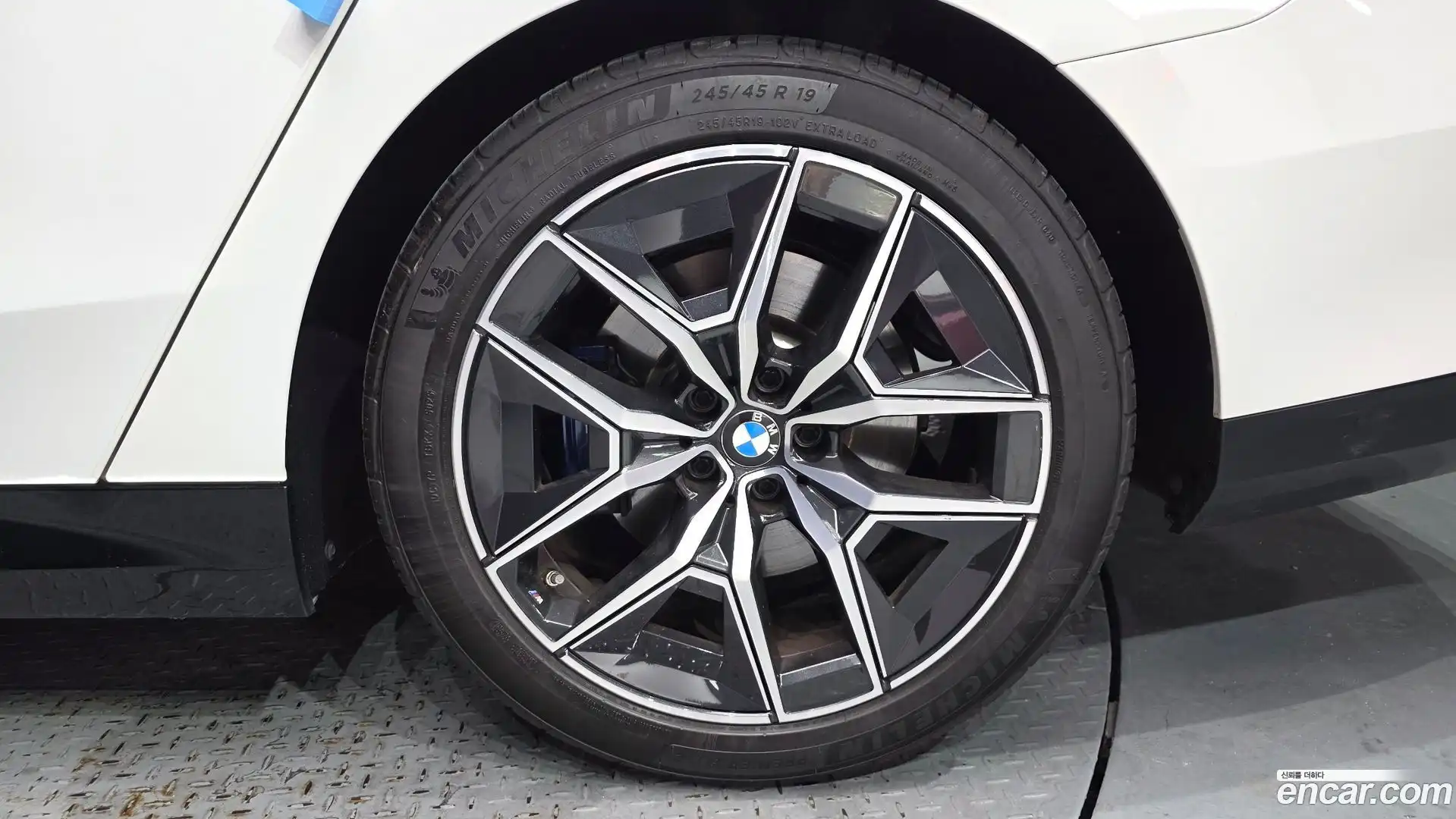 5-Series BMW 2024.5-OUTER-031