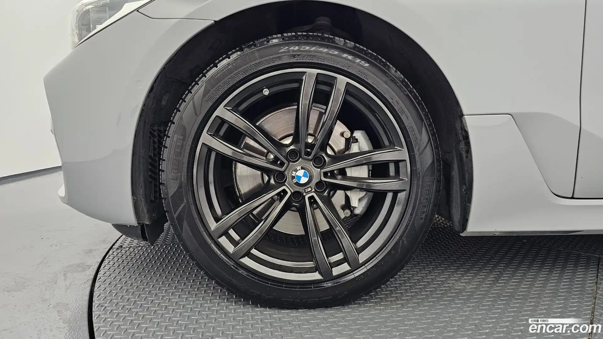 Gran Turismo BMW 2019.0-OUTER-005