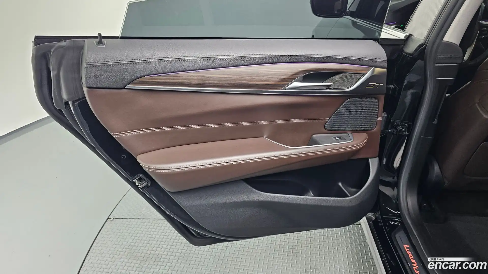Gran Turismo BMW 2019.0-INNER-035