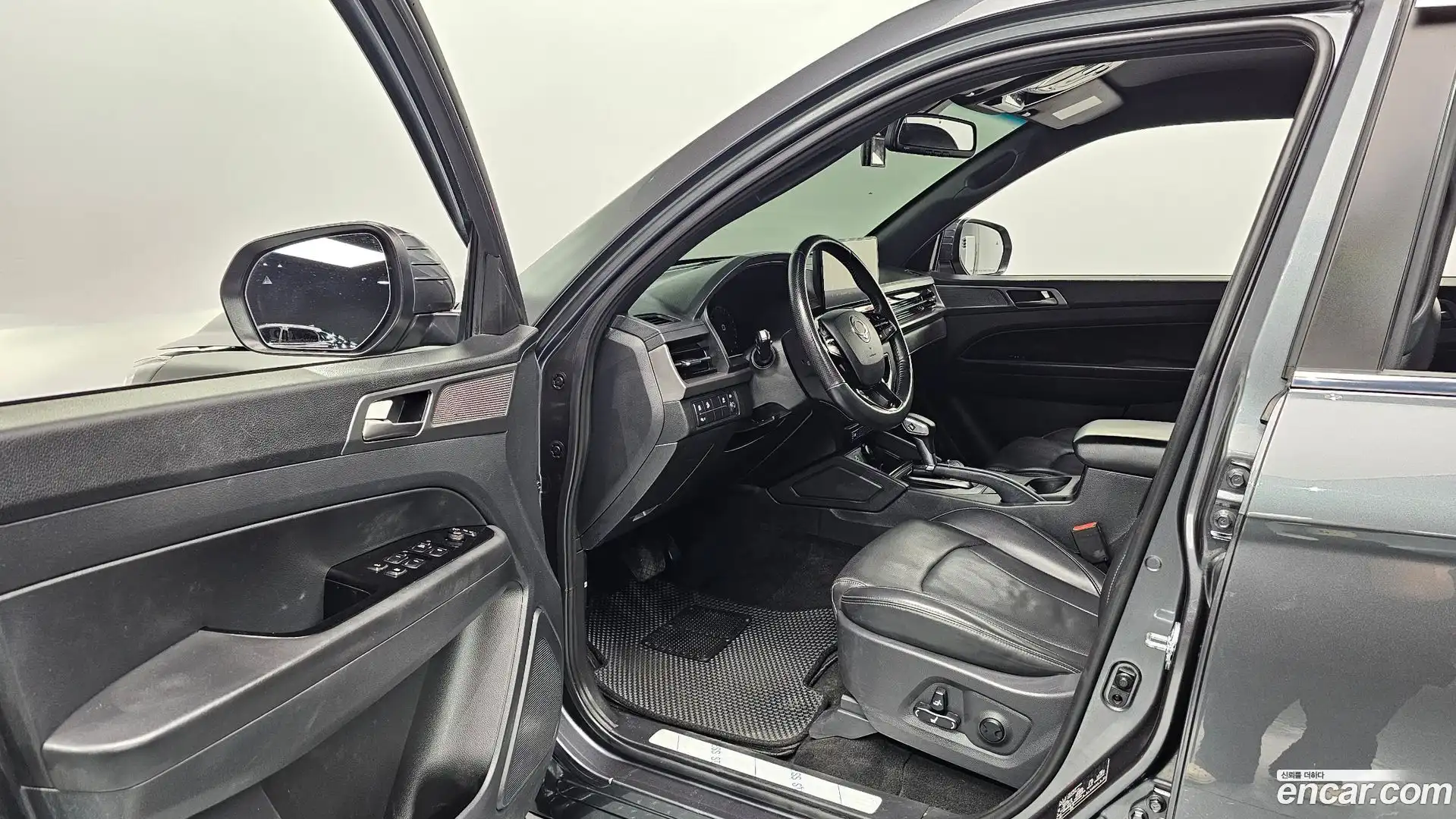Rexton KG Mobility 2024.8-INNER-010