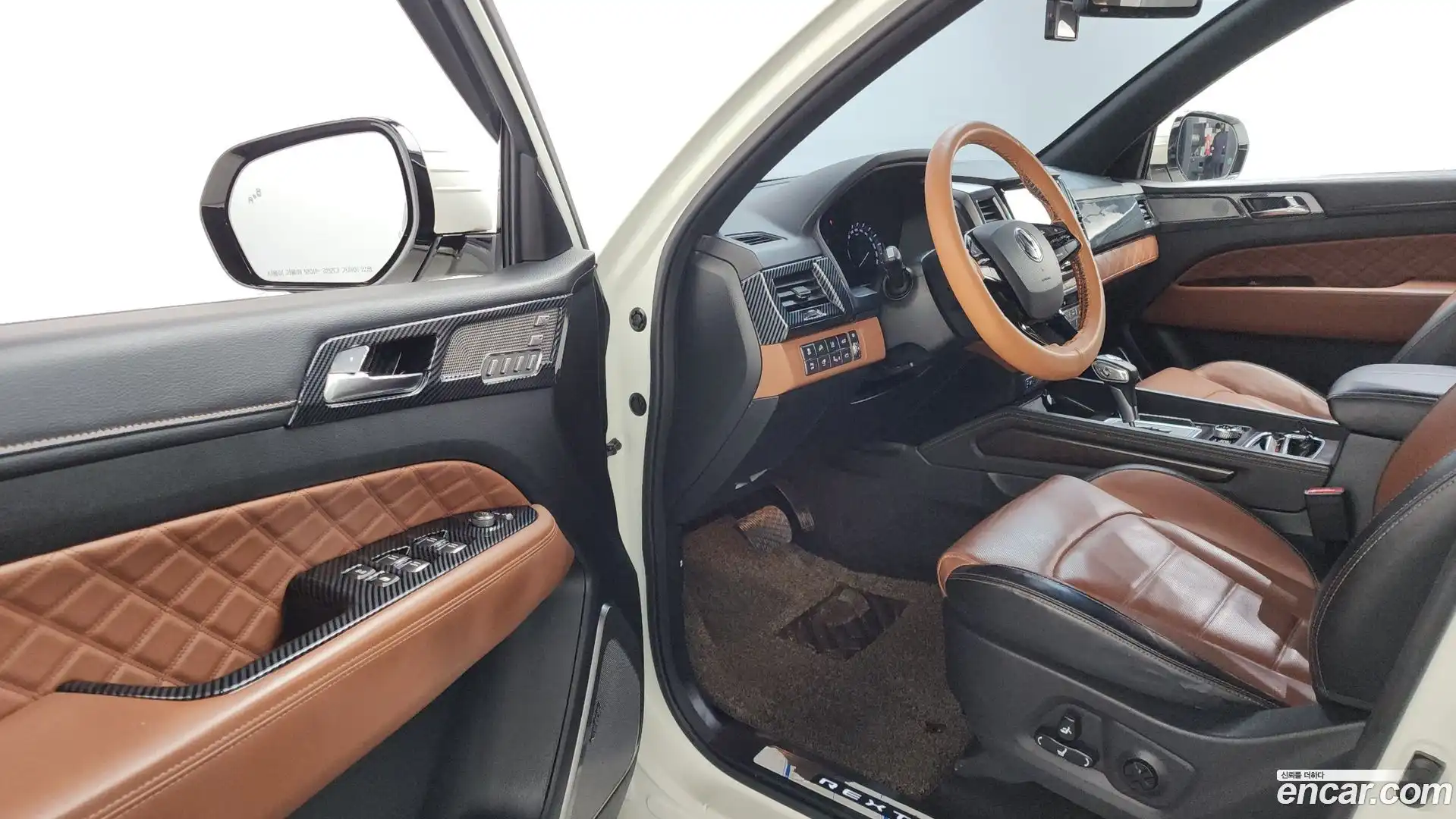 Rexton KG Mobility 2019.3-INNER-010