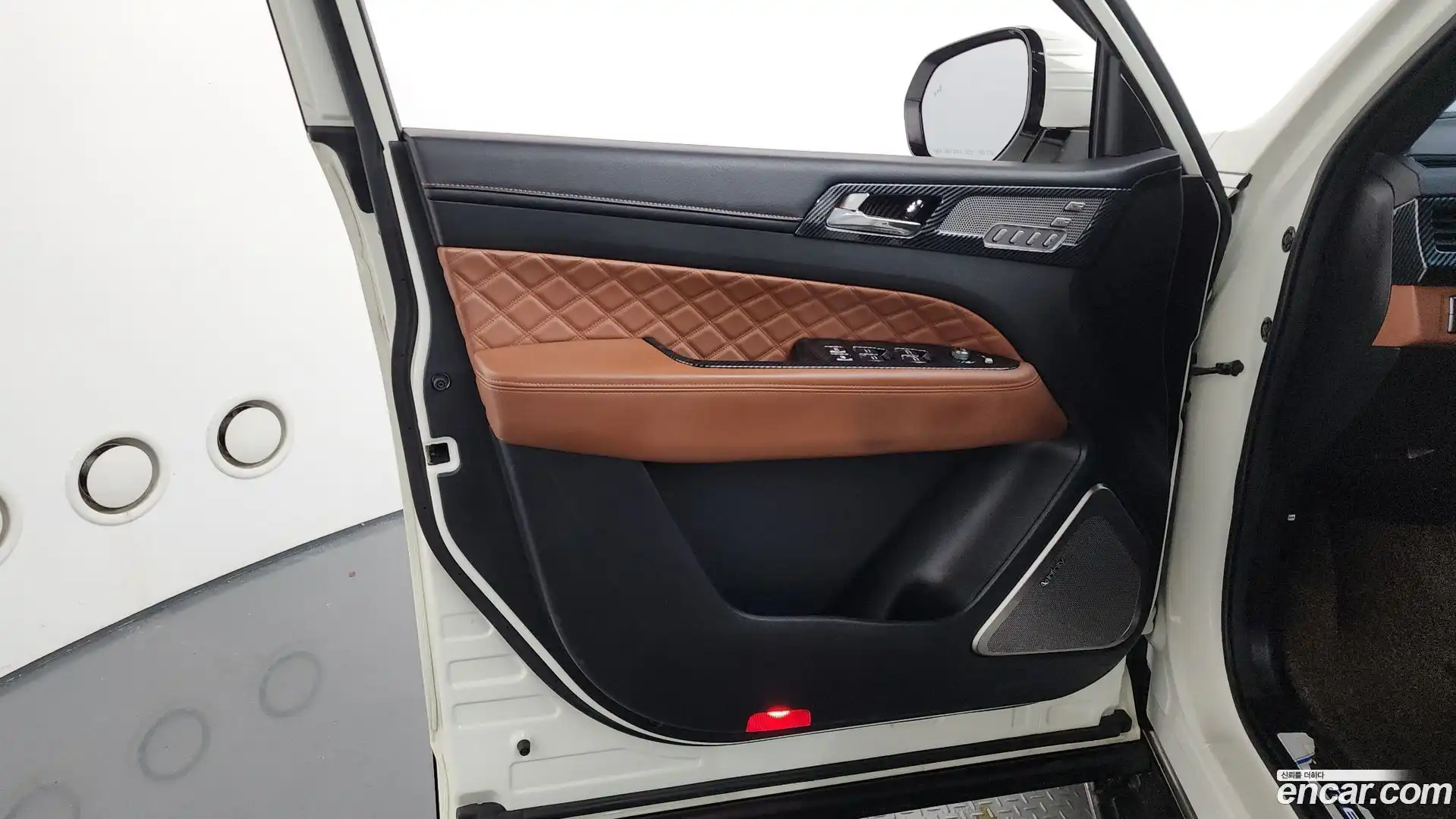 Rexton KG Mobility 2019.3-INNER-034