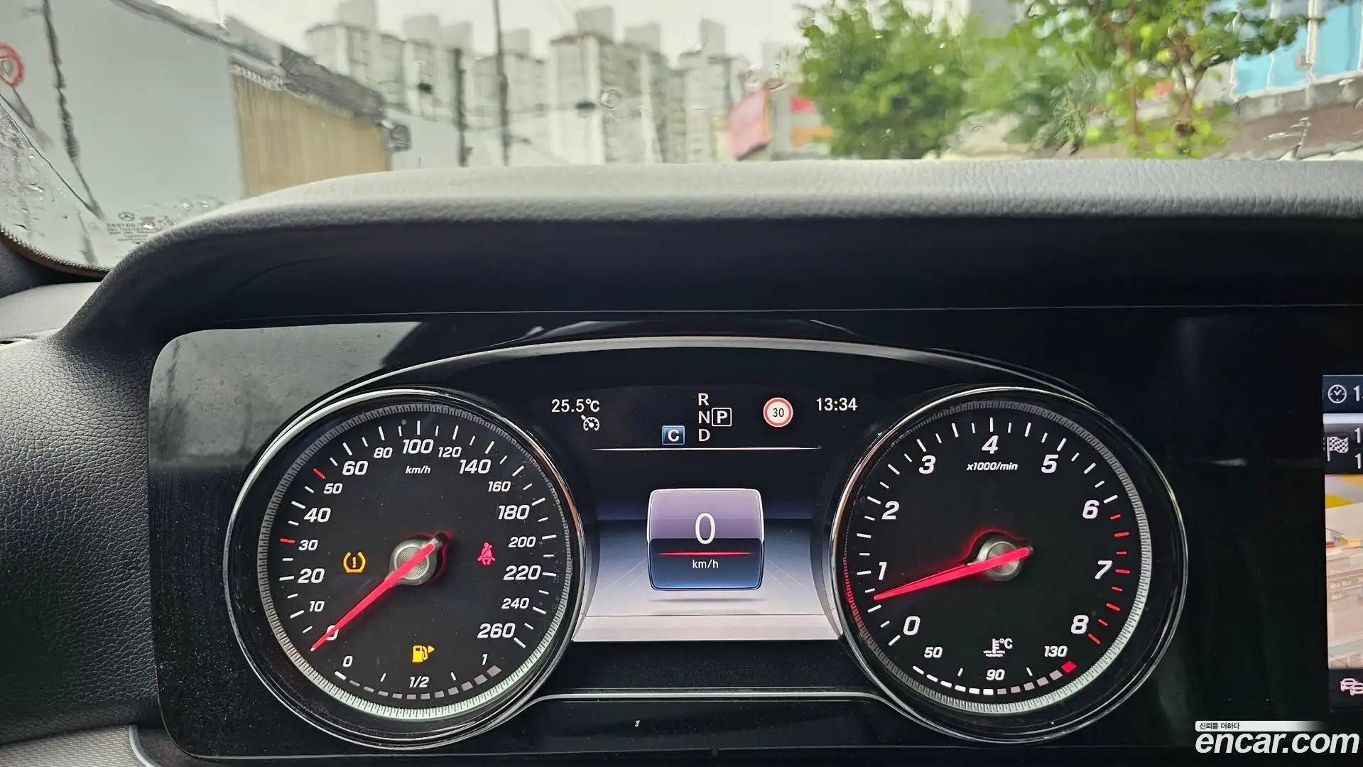 E-Class Mercedes-Benz 2018.9-OPTION-019