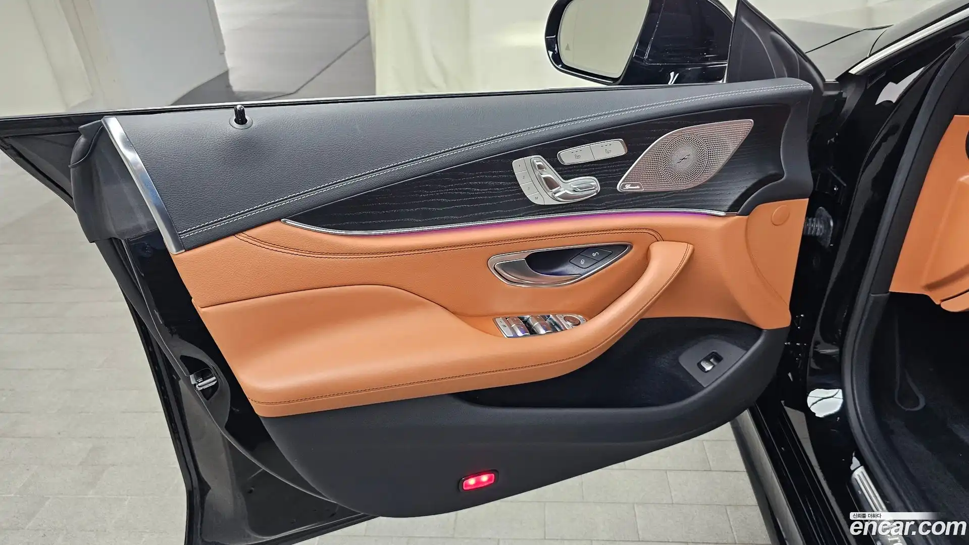 CLS-Class Mercedes-Benz 2022.6-INNER-034