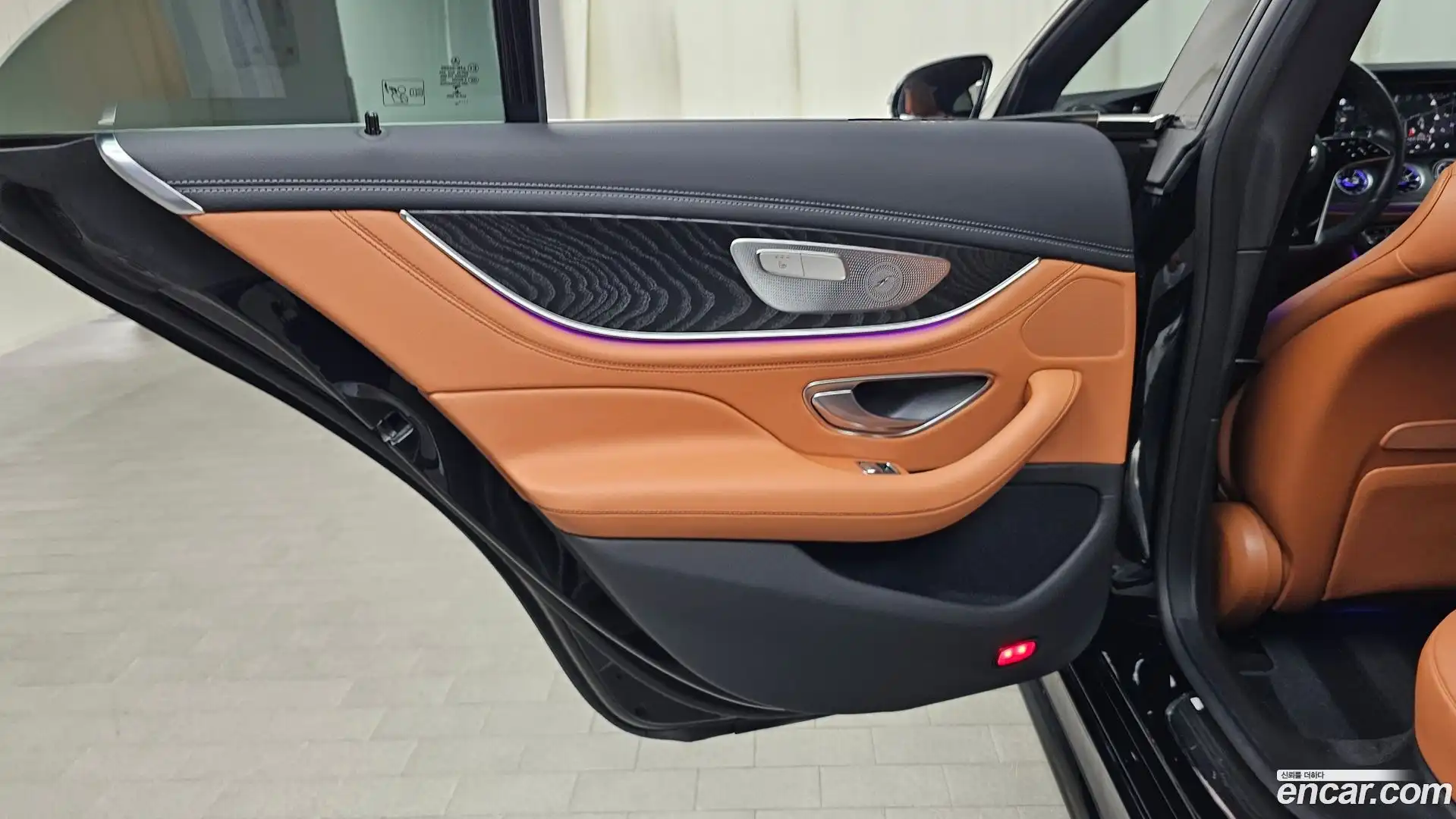 CLS-Class Mercedes-Benz 2022.6-INNER-035