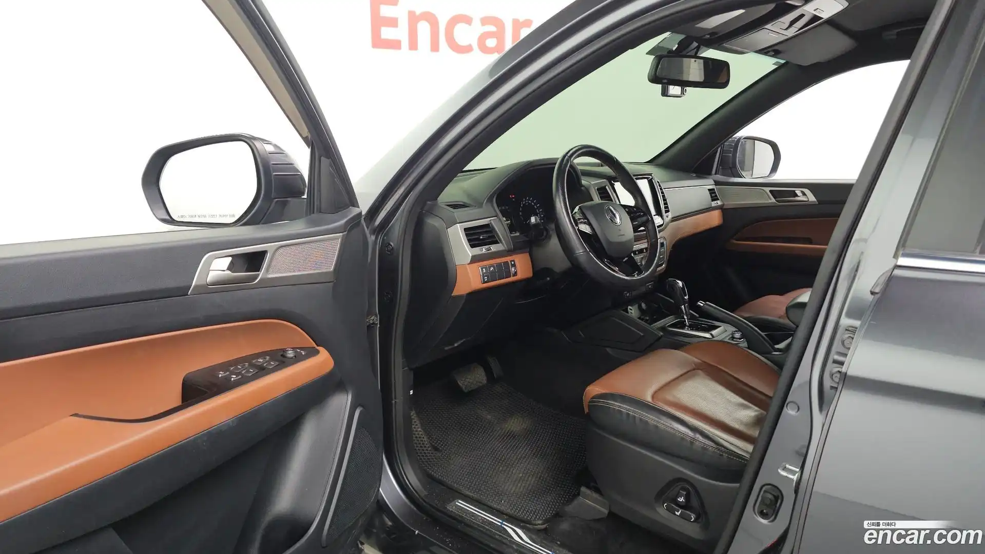 Rexton KG Mobility 2018.10-INNER-010