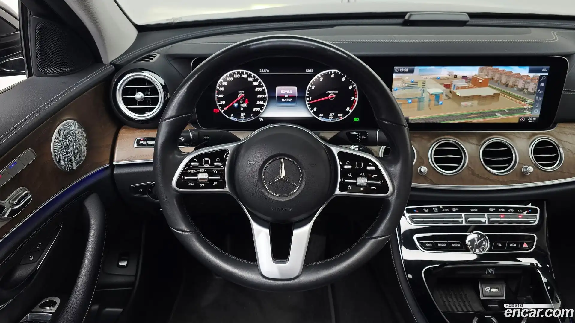 E-Class Mercedes-Benz 2019.7-OPTION-017