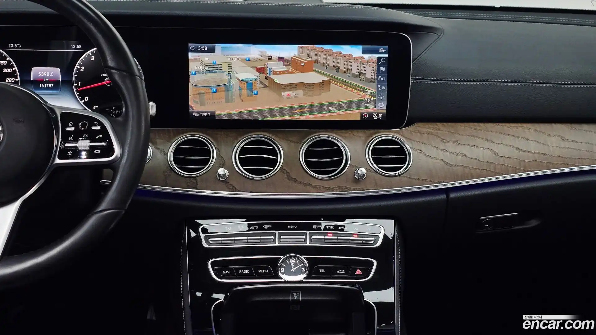 E-Class Mercedes-Benz 2019.7-OPTION-018