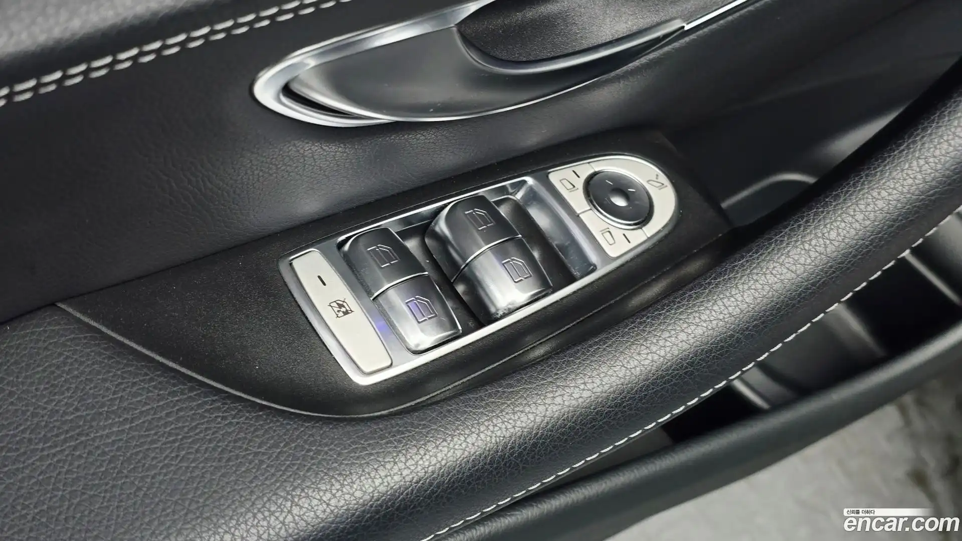 E-Class Mercedes-Benz 2019.7-OPTION-019