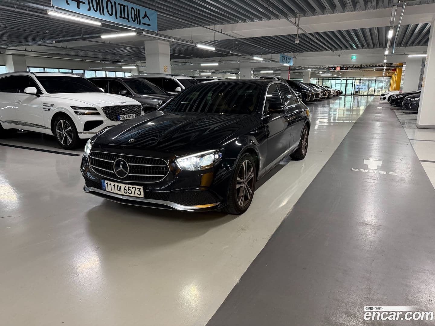 Main__Slider__Photo:E-Class Mercedes-Benz 2021.7-0