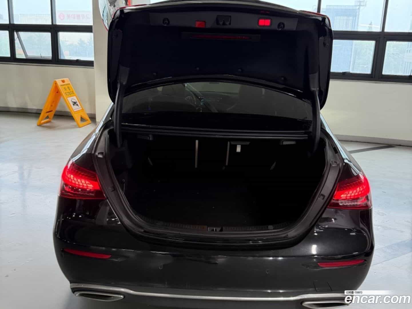 E-Class Mercedes-Benz 2021.7-OPTION-017