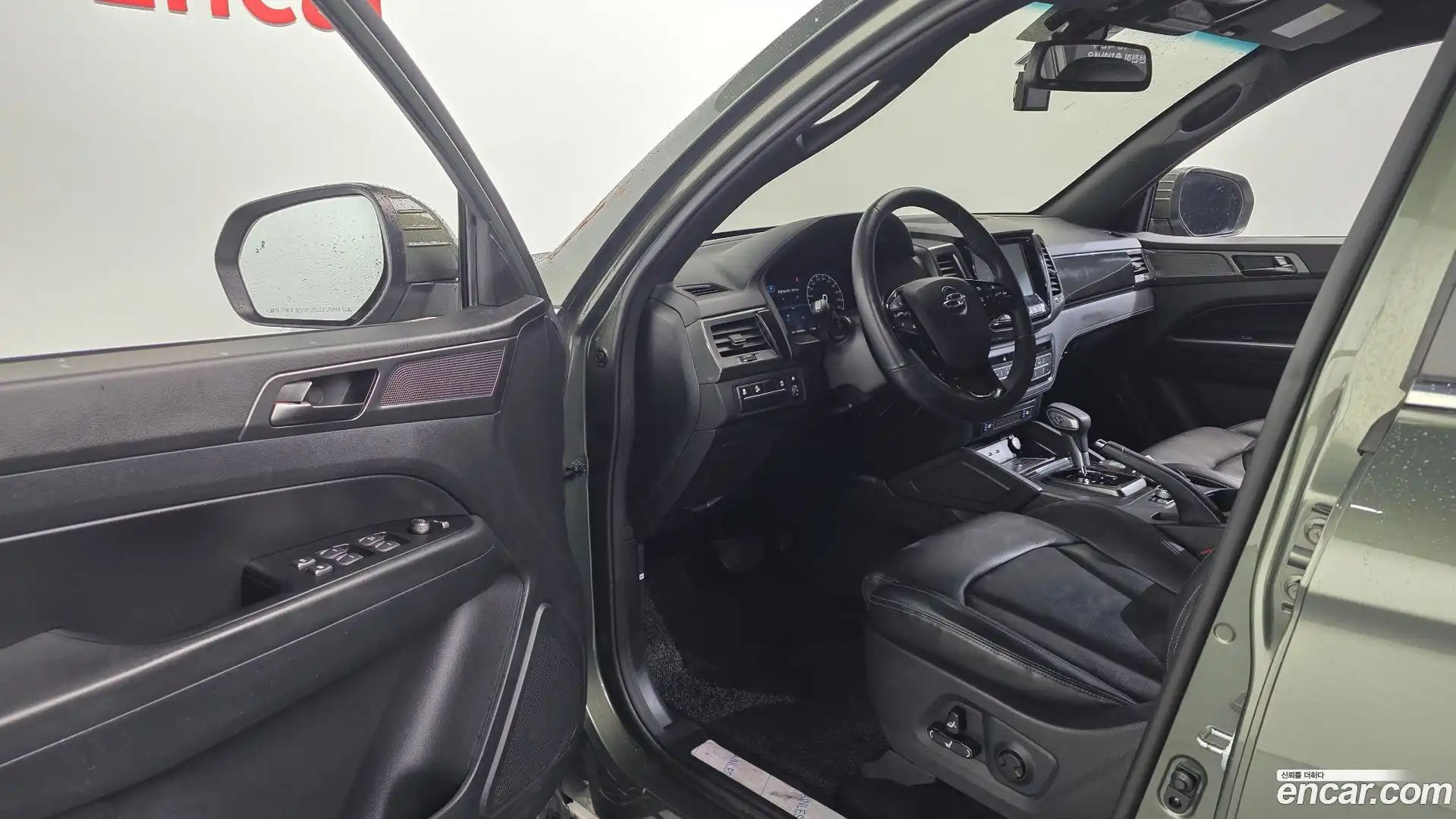 Rexton KG Mobility 2022.2-INNER-010