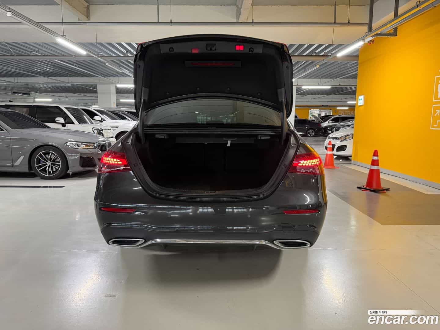 E-Class Mercedes-Benz 2021.11-OPTION-018