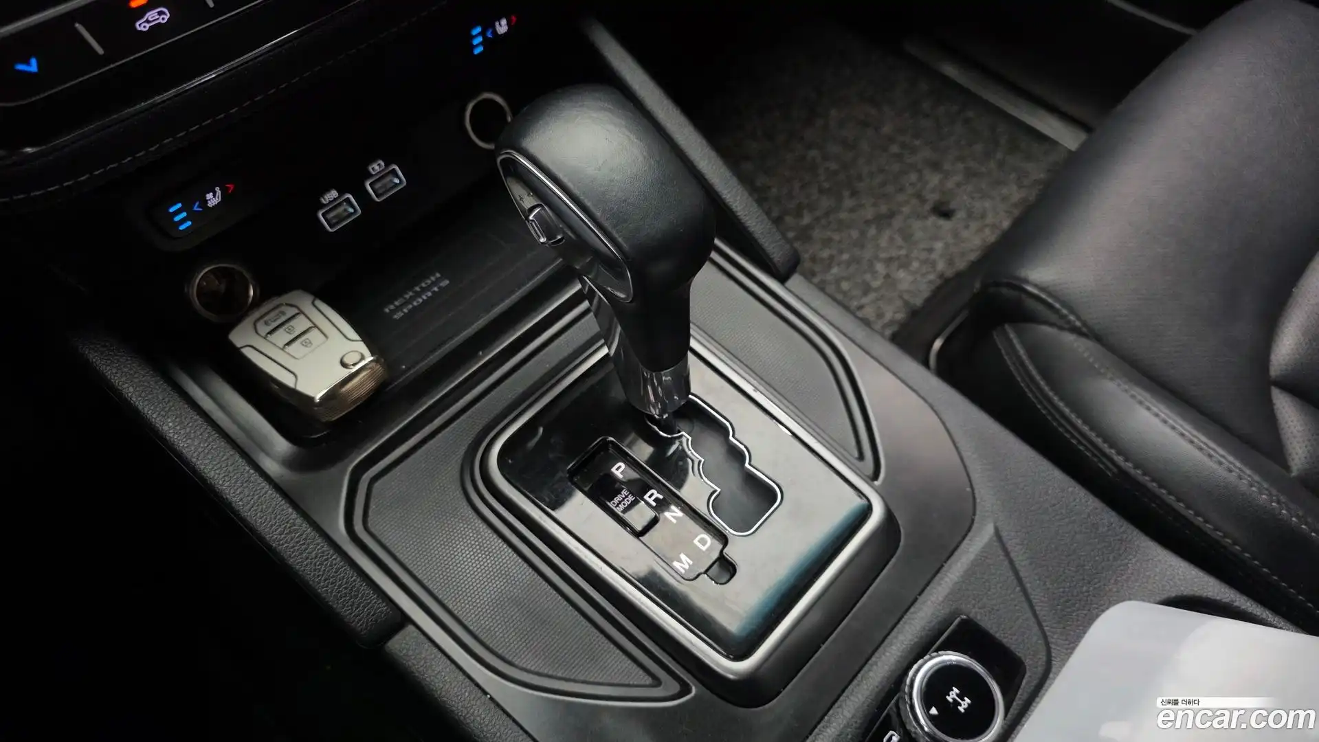 Rexton KG Mobility 2022.5-INNER-009