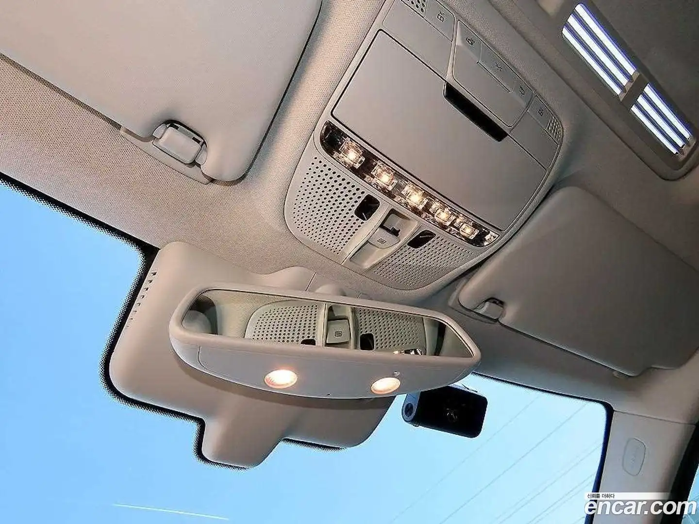 C-Class Mercedes-Benz 2017.4-OPTION-020