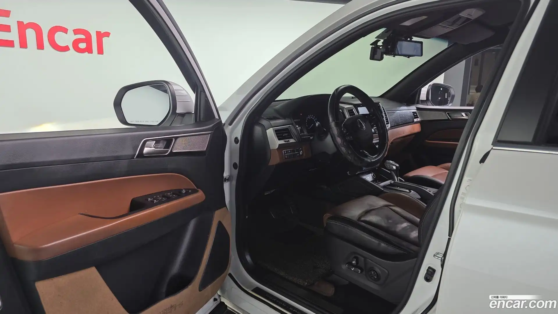 Rexton KG Mobility 2019.3-INNER-010