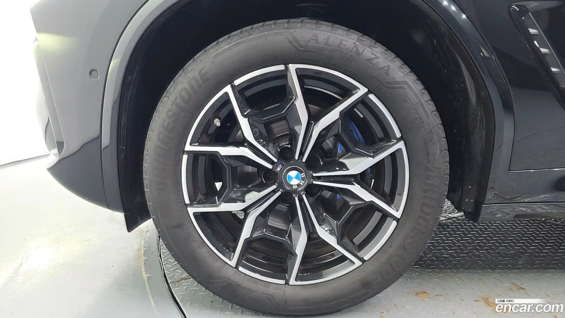 X4 BMW 2023.11-OUTER-005